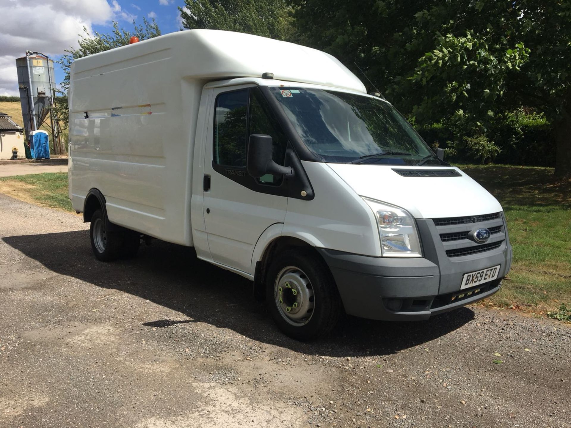 2010/59 REG FORD TRANSIT 100 T350M RWD WHITE DIESEL BOX VAN, SHOWING 0 FORMER KEEPERS *NO VAT*