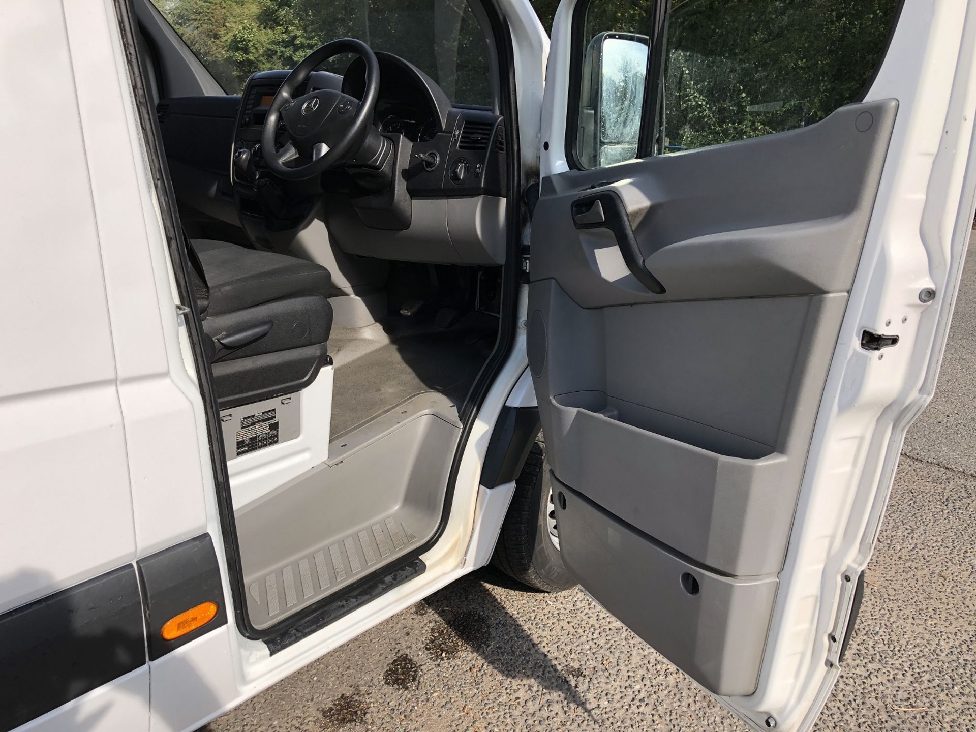 2015/65 REG MERCEDES-BENZ SPRINTER 313 CDI WHITE DIESEL PANEL VAN, SHOWING 1 FORMER KEEPER *NO VAT* - Image 12 of 17