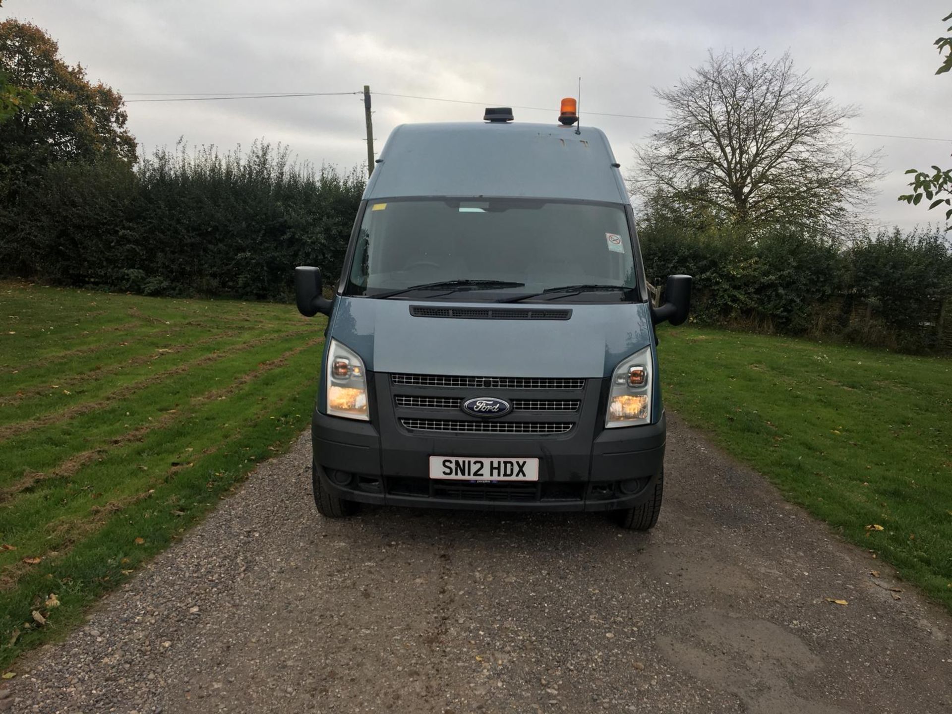 2012/12 REG FORD TRANSIT 125 T350 RWD BLUE DIESEL COMPRESSOR VAN WITH 110V OUTPUT *NO VAT* - Image 2 of 13