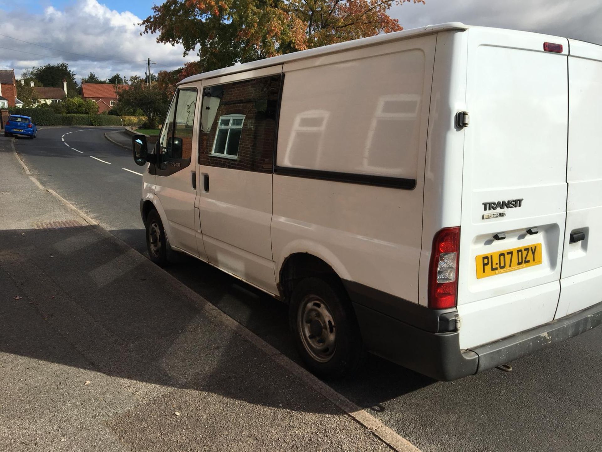 2007/07 REG FORD TRANSIT 85 T280S DOUBLE CAB 6 SEATER DIESEL VAN, SHOWING 1 FORMER KEEPER *NO VAT* - Image 4 of 9