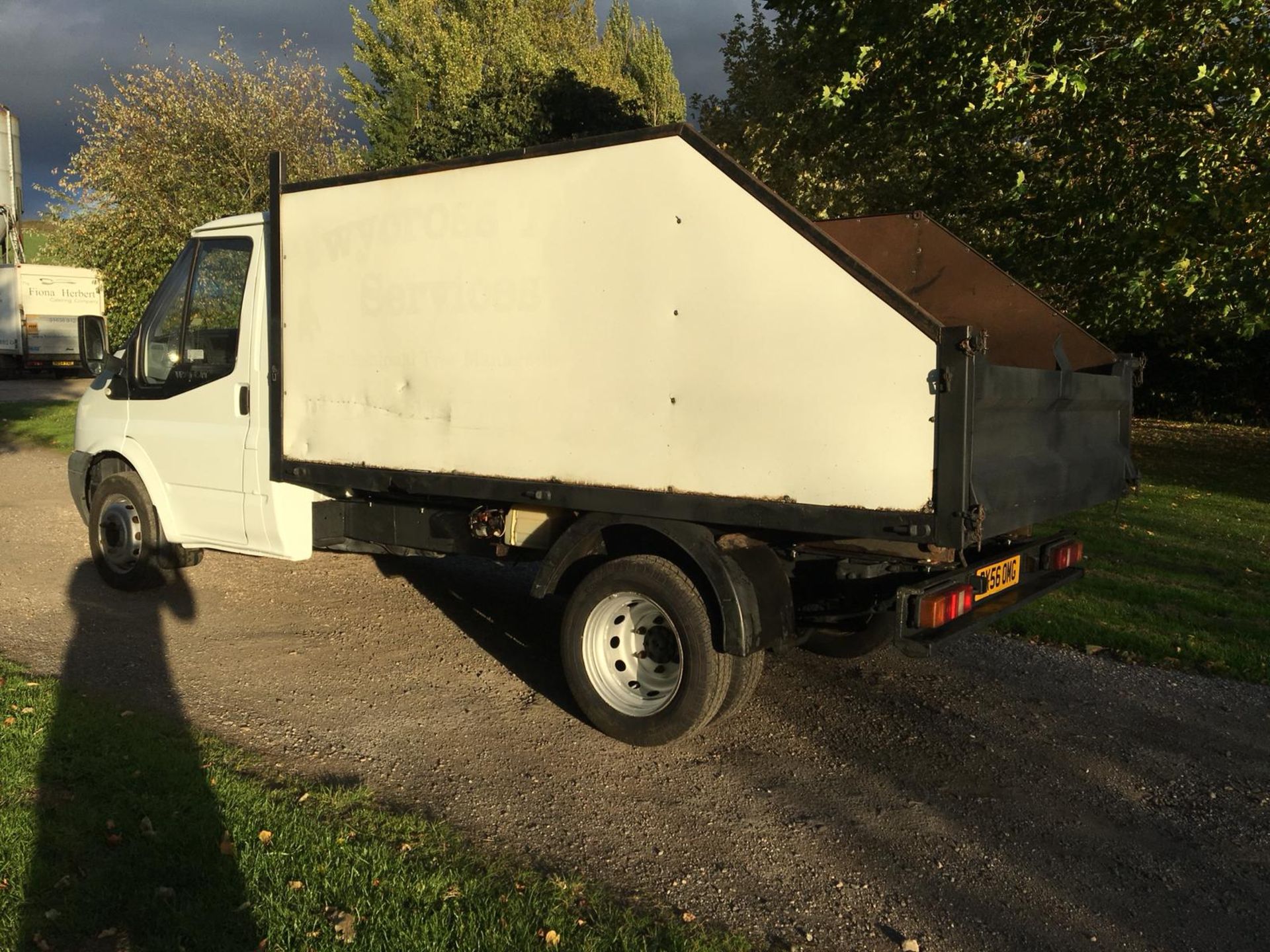 2007/56 REG FORD TRANSIT 100 T350M RWD WHITE DIESEL TIPPER, SHOWING 0 FORMER KEEPERS *NO VAT* - Image 4 of 10