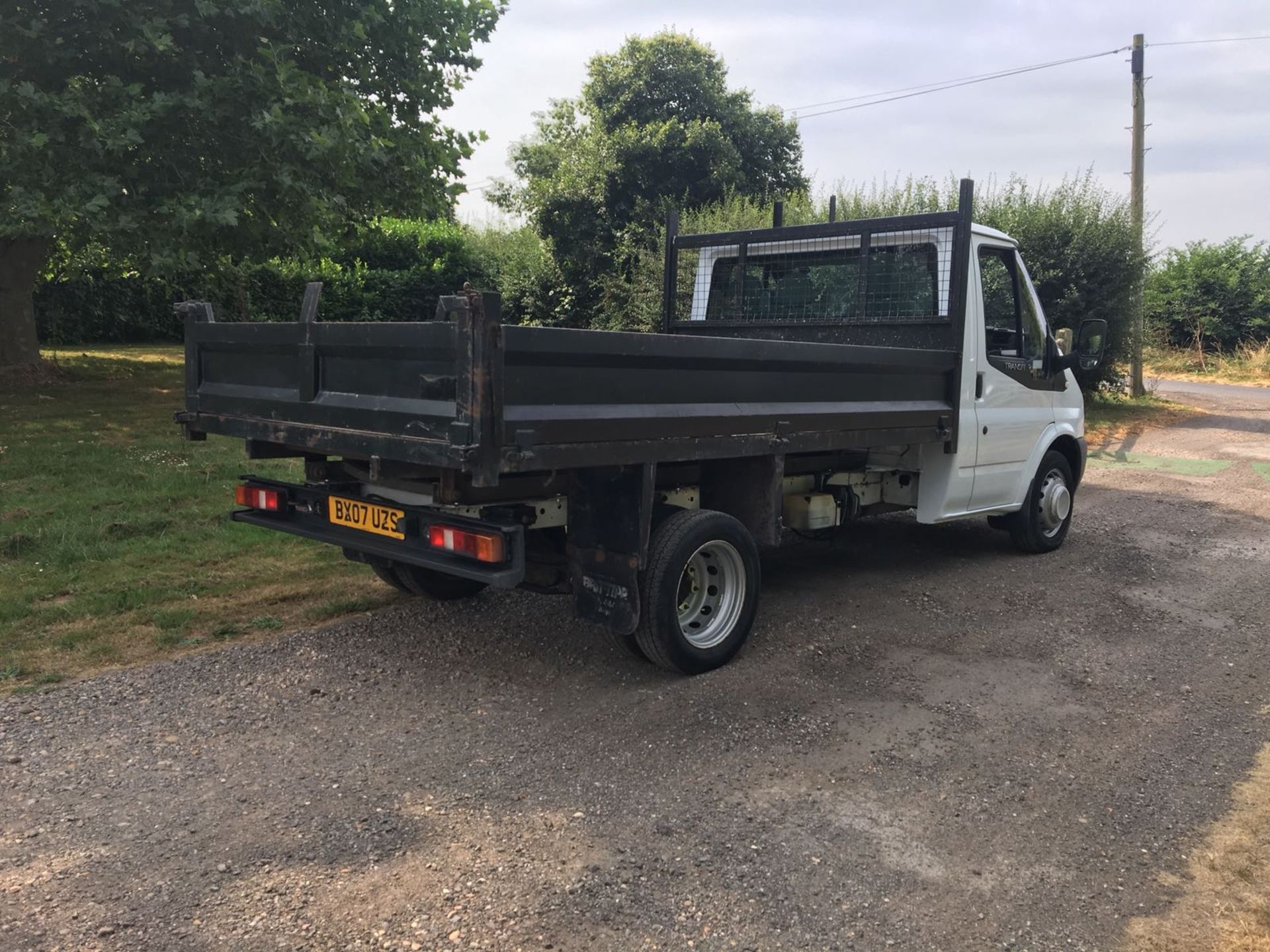 2007/07 REG FORD TRANSIT 100 T350M RWD WHITE DIESEL TIPPER, SHOWING 0 FORMER KEEPERS *NO VAT* - Image 7 of 10