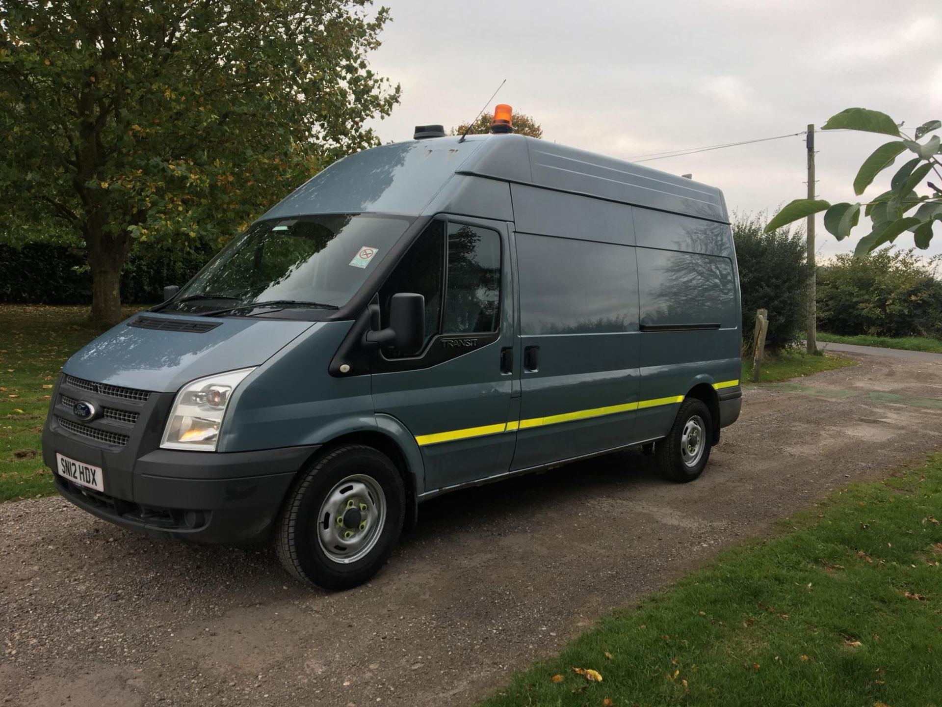 2012/12 REG FORD TRANSIT 125 T350 RWD BLUE DIESEL COMPRESSOR VAN WITH 110V OUTPUT *NO VAT* - Image 3 of 13