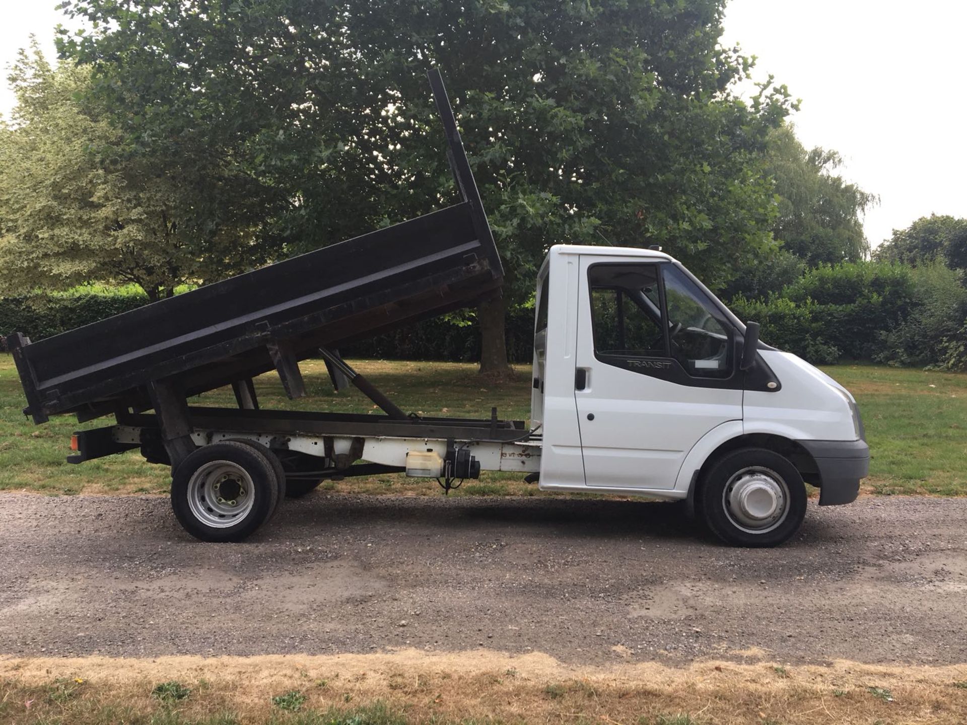 2007/07 REG FORD TRANSIT 100 T350M RWD WHITE DIESEL TIPPER, SHOWING 0 FORMER KEEPERS *NO VAT* - Image 8 of 10