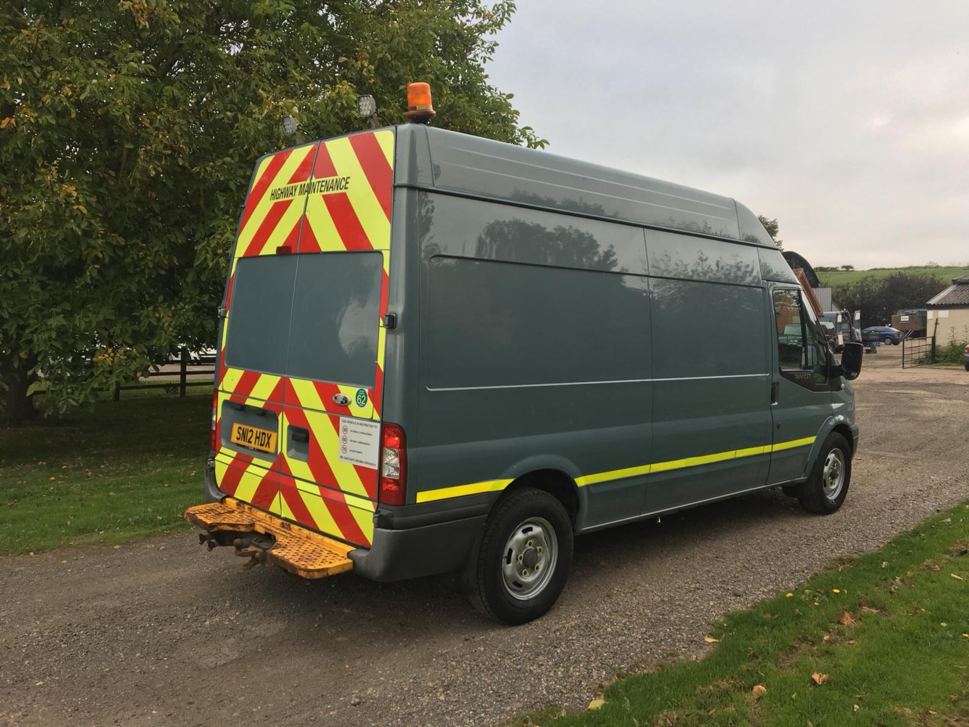 2012/12 REG FORD TRANSIT 125 T350 RWD BLUE DIESEL COMPRESSOR VAN WITH 110V OUTPUT *NO VAT* - Image 7 of 13