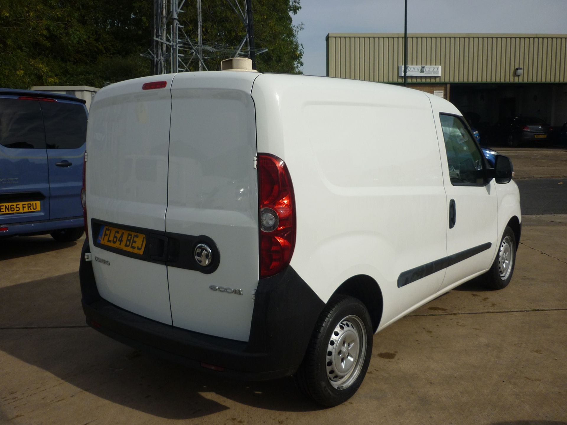 2014/64 REG VAUXHALL COMBO 2000 L1H1 CDTI SS E DIESEL PANEL VAN, SHOWING 0 FORMER KEEPERS *PLUS VAT* - Image 2 of 4