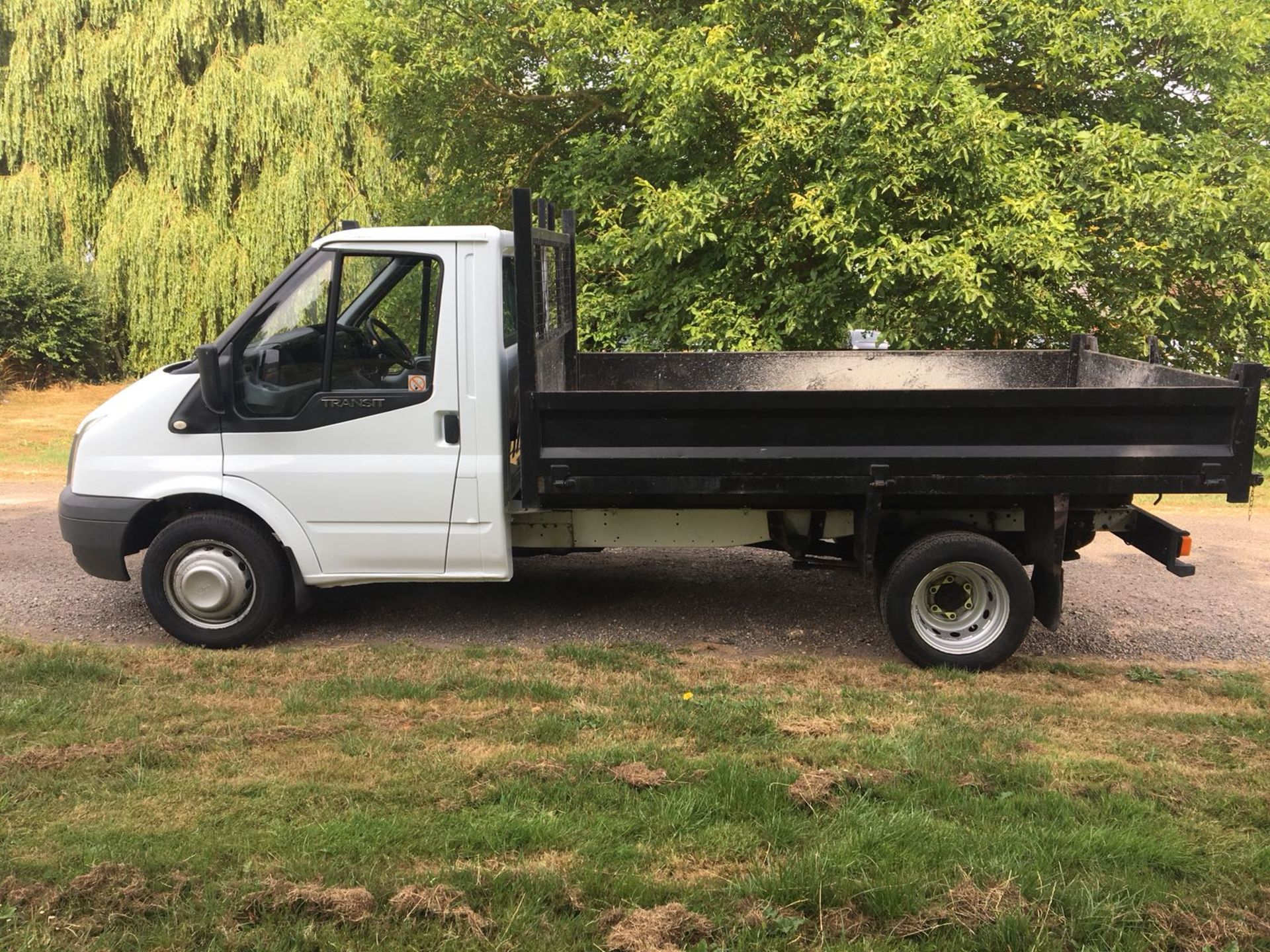 2007/07 REG FORD TRANSIT 100 T350M RWD WHITE DIESEL TIPPER, SHOWING 0 FORMER KEEPERS *NO VAT* - Image 4 of 10