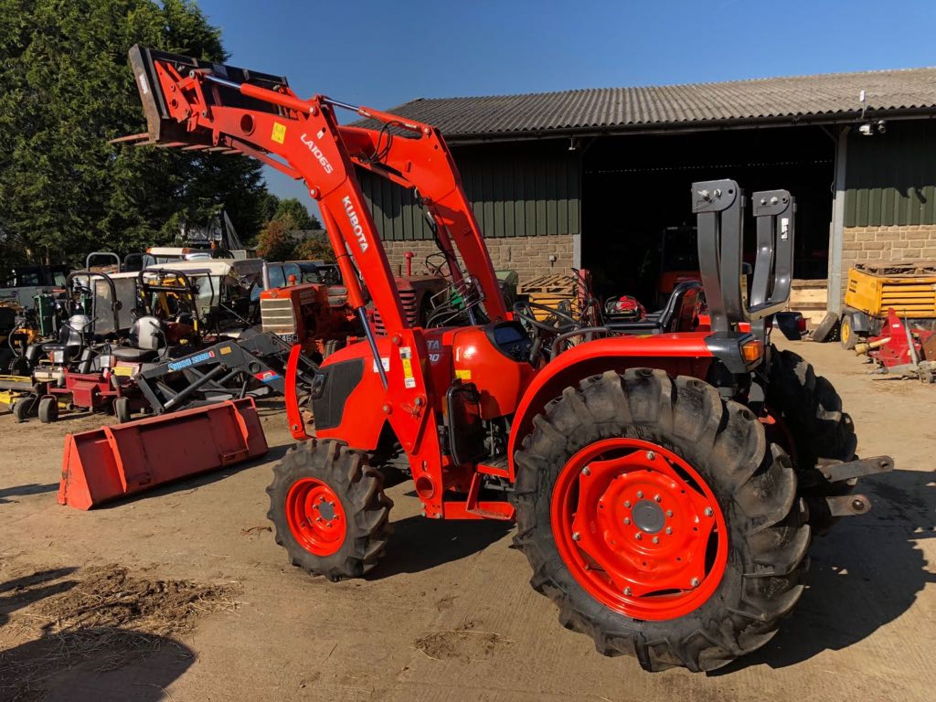 2015/65 Reg KUBOTA MK5000 DIESEL TRACTOR - just 160 hours !!! *PLUS VAT* - Image 2 of 8