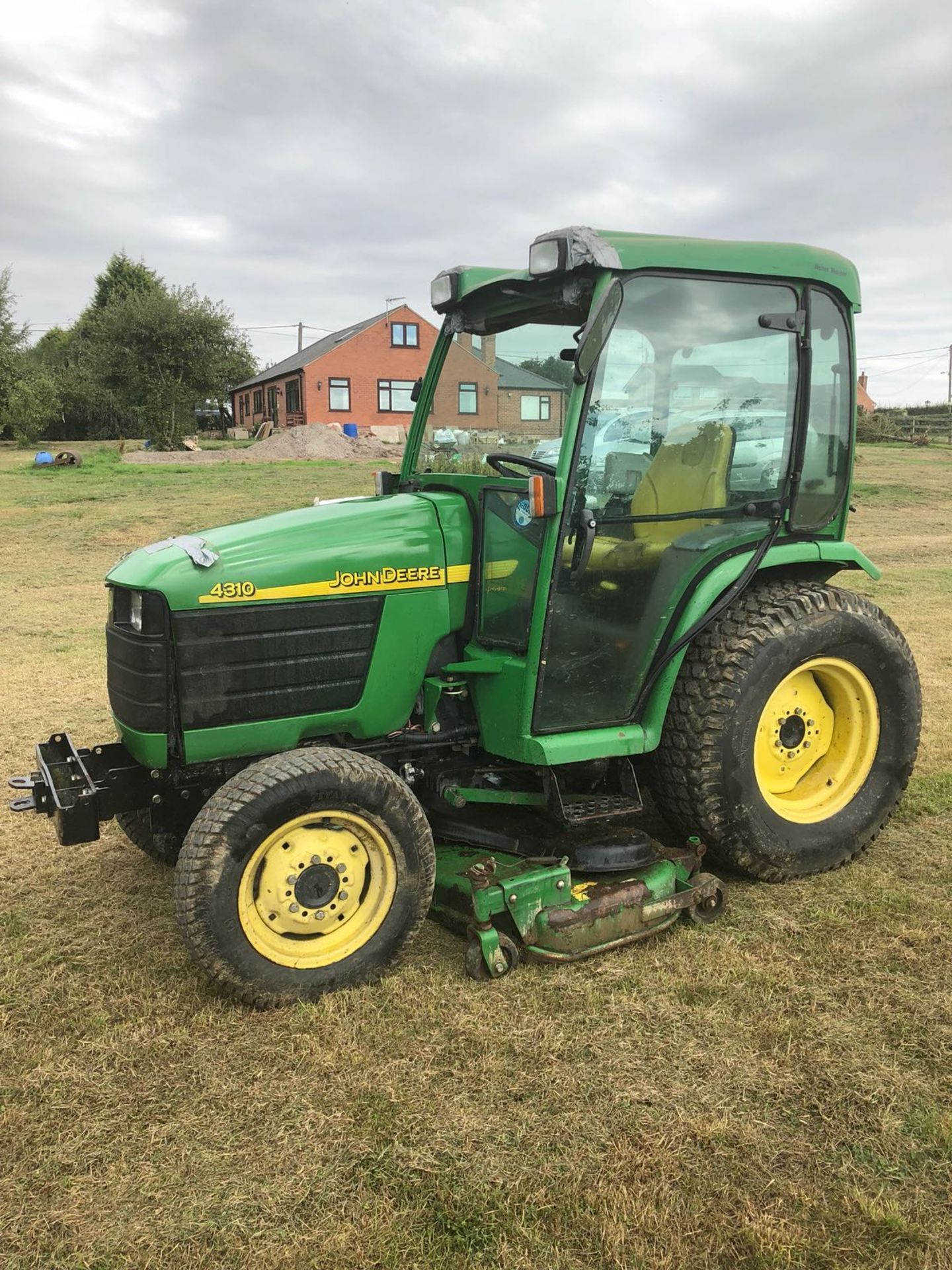 2002/51 REG JOHN DEERE 4310 TRACTOR / RIDE ON LAWN MOWER WITH CAB *PLUS VAT* - Image 5 of 17