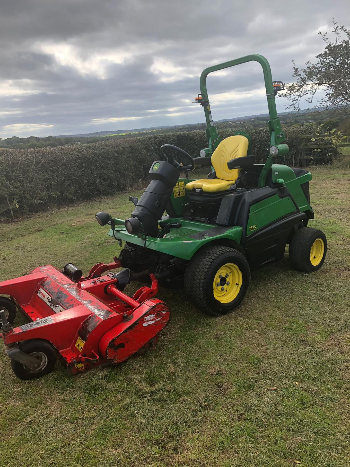 2015/64 REG JOHN DEERE 1570 MOWER WITH FLAIL DECK HEAD, EX LEICESTER-SHIRE COUNCIL *PLUS VAT* - Image 12 of 26