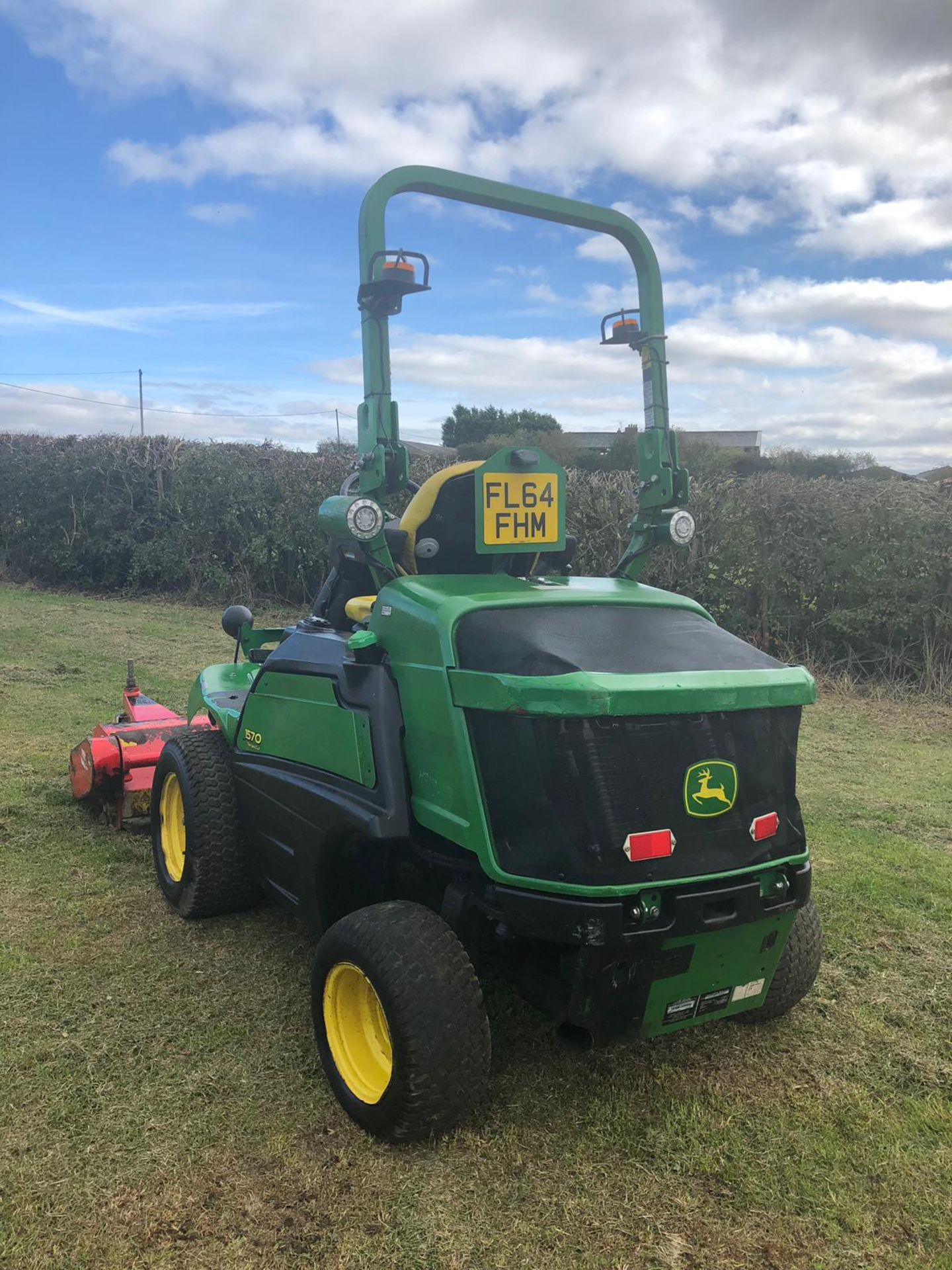 2015/64 REG JOHN DEERE 1570 MOWER WITH FLAIL DECK HEAD, EX LEICESTER-SHIRE COUNCIL *PLUS VAT* - Image 14 of 26