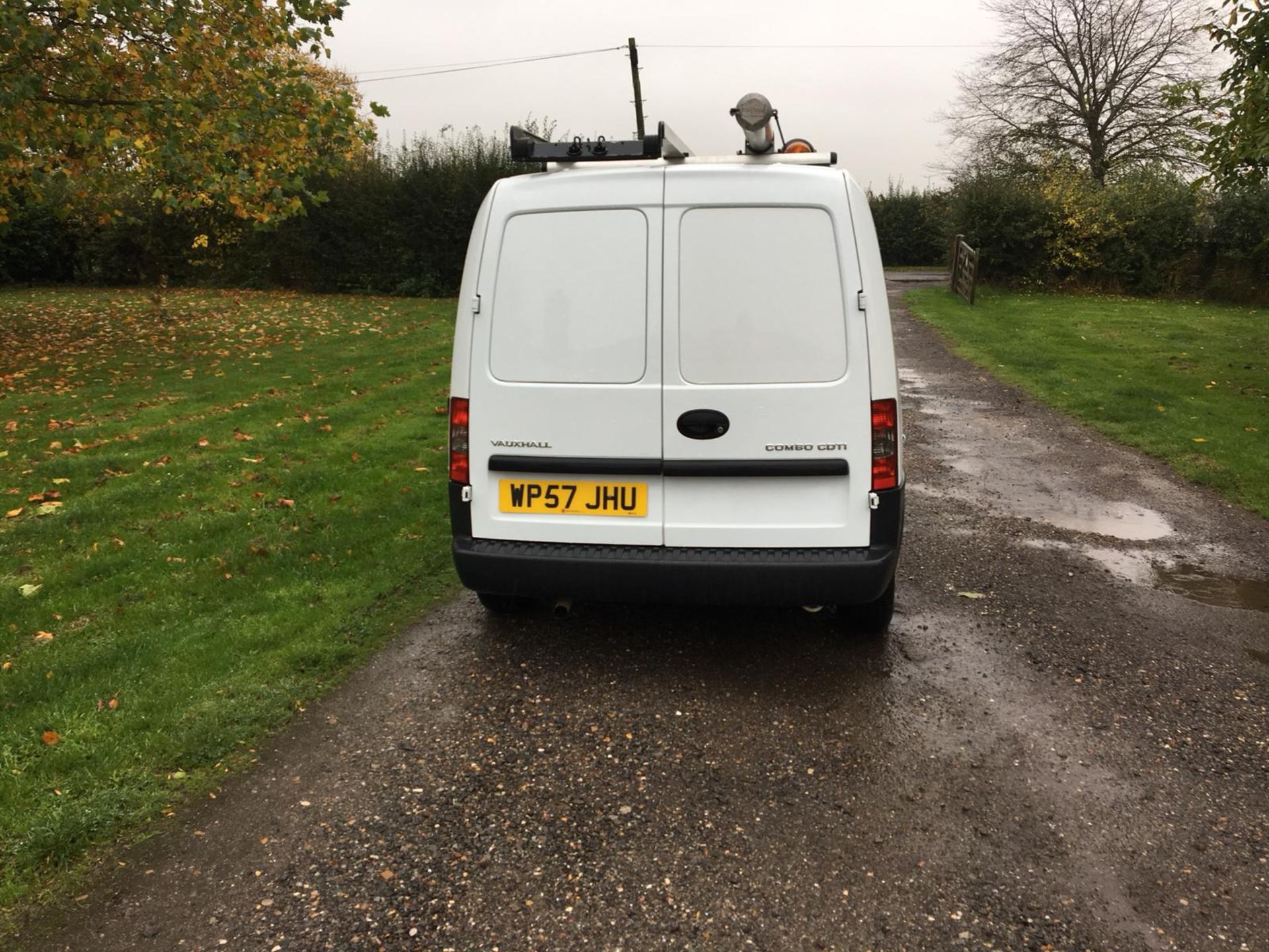 2007/57 REG VAUXHALL COMBO 2000 CDTI WHITE DIESEL CAR DERIVED VAN, SHOWING 0 FORMER KEEPERS *NO VAT* - Image 5 of 11