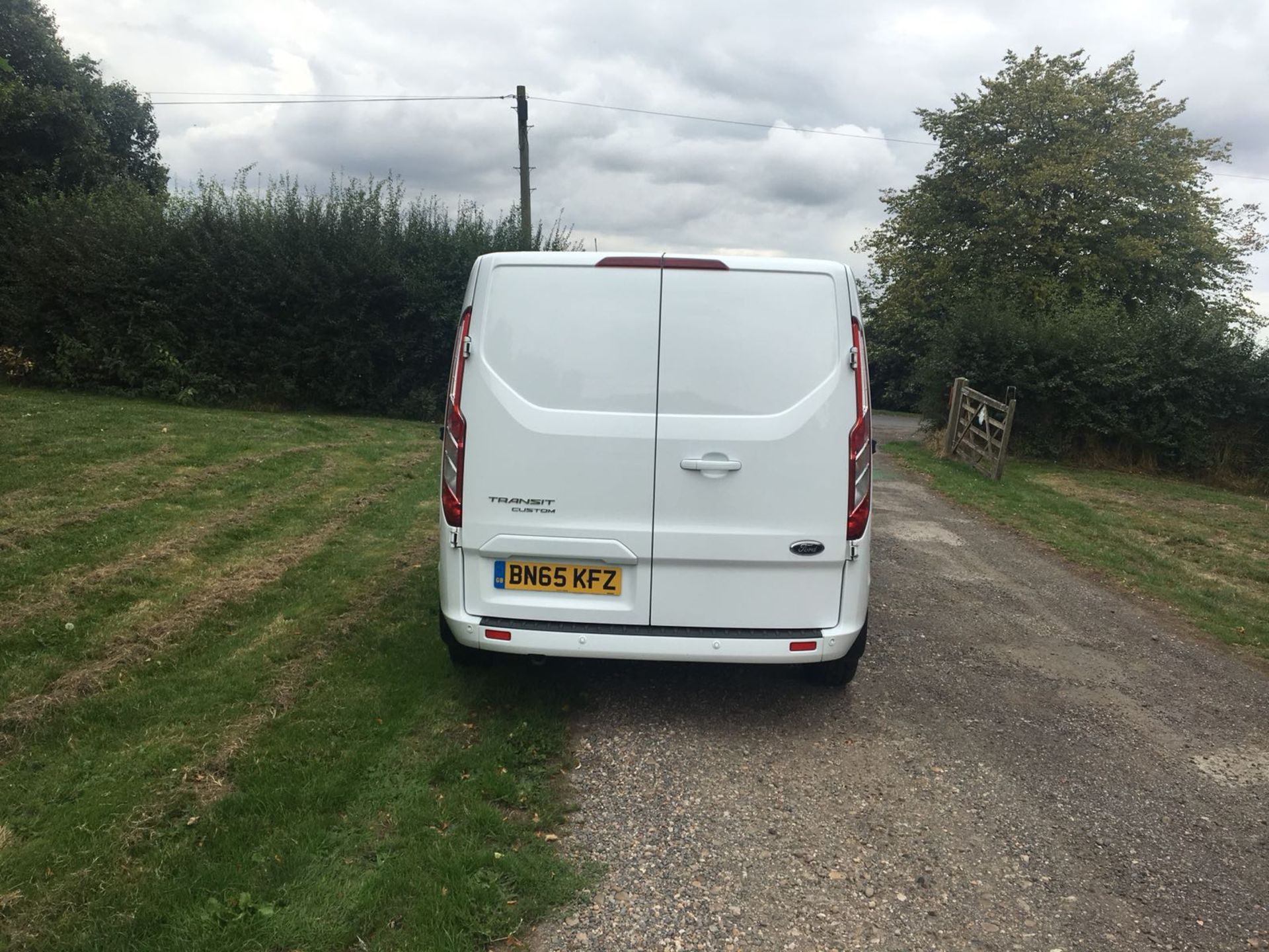 2015/65 REG FORD TRANSIT CUSTOM 270 ECO-TECH WHITE DIESEL 6 SEATER CREW VAN *NO VAT* - Image 6 of 12