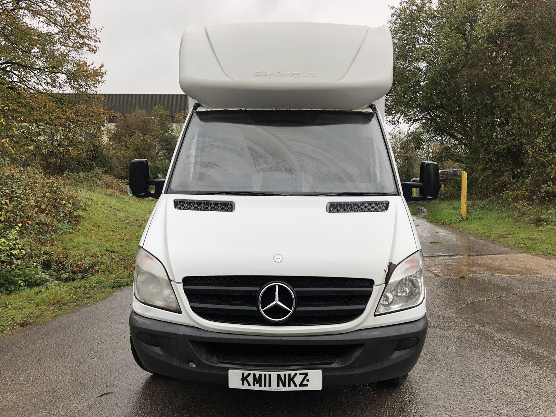 2011/11 REG MERCEDES-BENZ SPRINTER 313 CDI WHITE DIESEL BOX VAN, SHOWING 2 FORMER KEEPERS *NO VAT* - Image 2 of 17