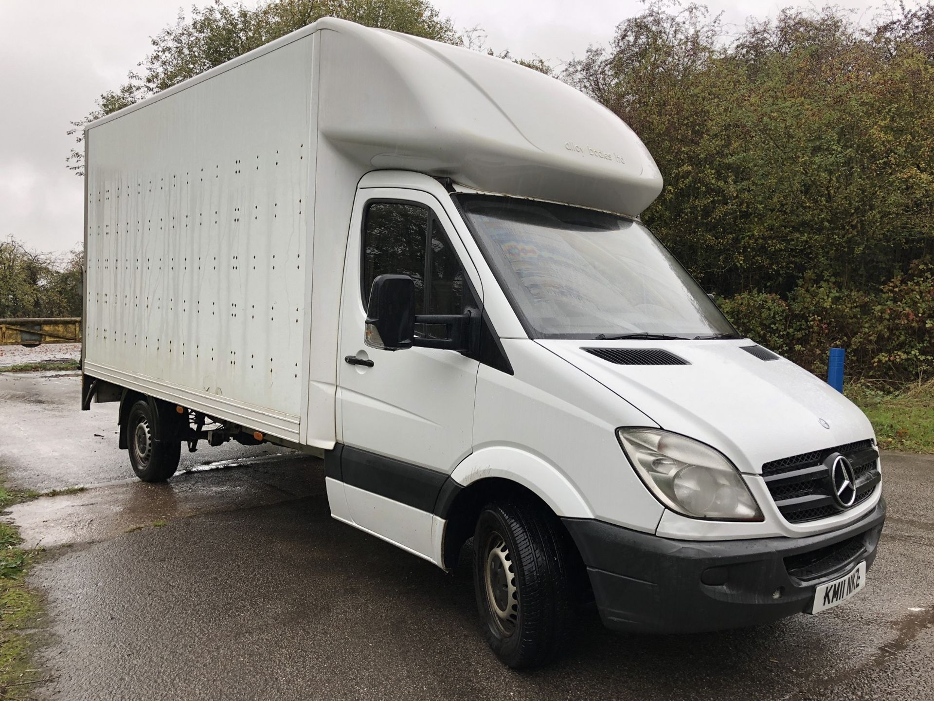 2011/11 REG MERCEDES-BENZ SPRINTER 313 CDI WHITE DIESEL BOX VAN, SHOWING 2 FORMER KEEPERS *NO VAT*