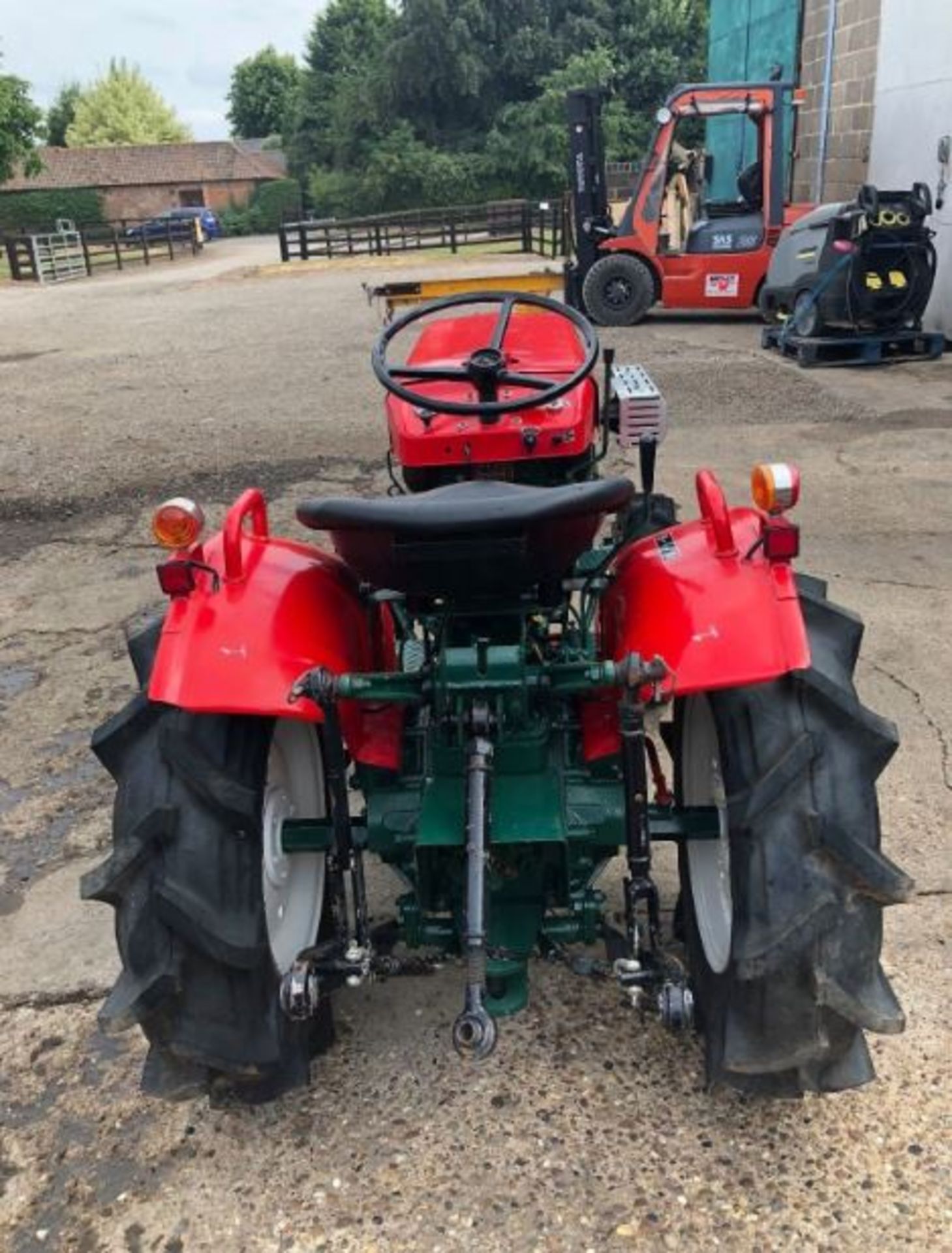 COMPACT TRACTOR YANMAR 1300D, 4X4, DIESEL, 4 WHEEL DRIVE, REAR PTO, 3 POINT LINKAGE, ONLY 839 HOURS - Image 4 of 5