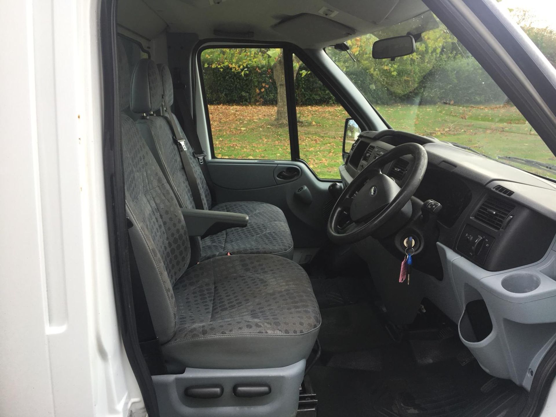2010/59 REG FORD TRANSIT 100 T350M RWD WHITE DIESEL TIPPER, SHOWING 0 FORMER KEEPERS *NO VAT* - Image 9 of 12
