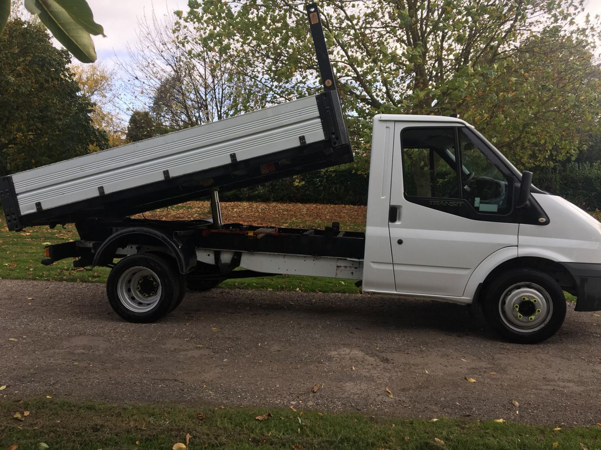 2010/59 REG FORD TRANSIT 100 T350M RWD WHITE DIESEL TIPPER, SHOWING 0 FORMER KEEPERS *NO VAT* - Image 7 of 12