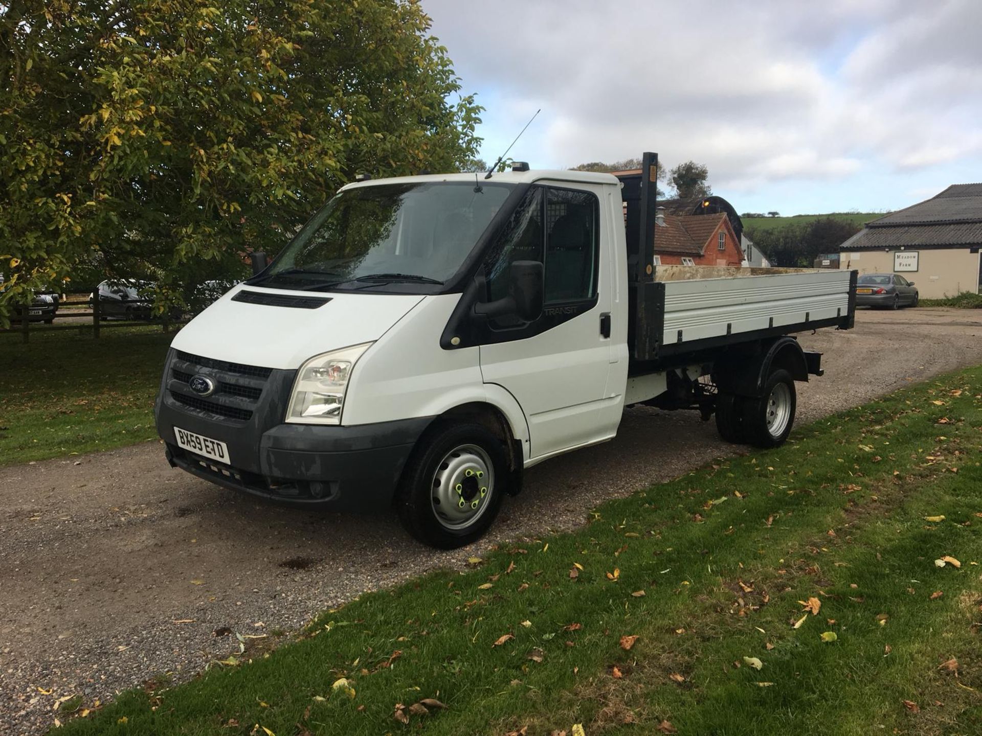 2010/59 REG FORD TRANSIT 100 T350M RWD WHITE DIESEL TIPPER, SHOWING 0 FORMER KEEPERS *NO VAT* - Image 3 of 12
