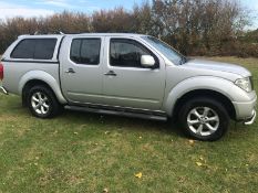 2010/10 REG NISSAN NAVARA ACENTA DOUBLE CAB DCI SILVER DIESEL PICK-UP, SHOWING 2 FORMER KEEPERS