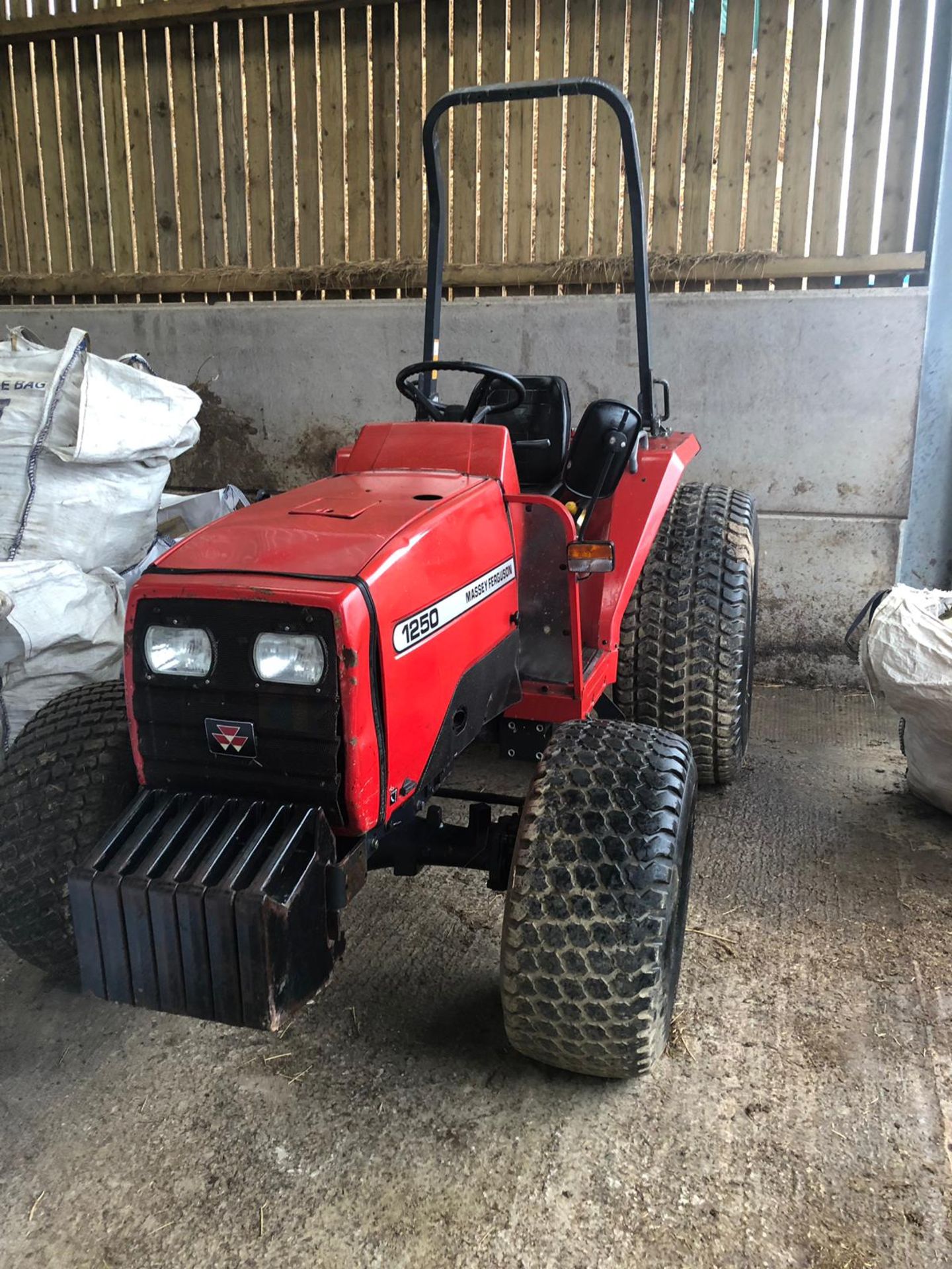 MASSEY FERGUSON 1250 COMPACT TRACTOR *PLUS VAT* - Image 3 of 14