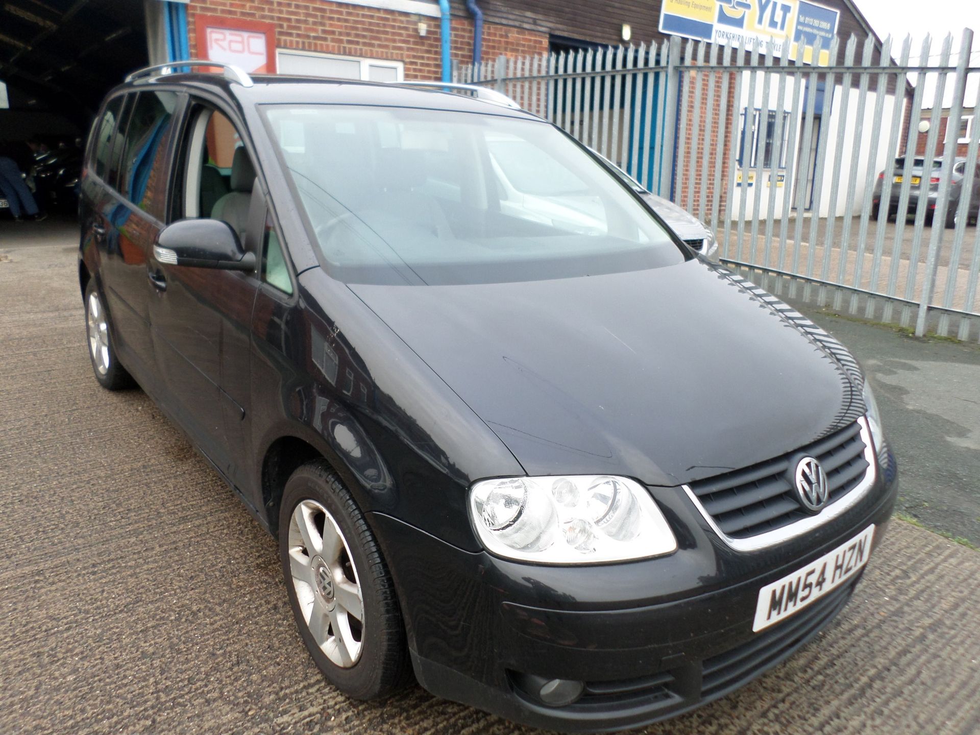 2005/54 REG VOLKSWAGEN TOURAN SPORT TDI AUTOMATIC 7 SEATER DIESEL, SHOWING 2 FORMER KEEPERS *NO VAT*