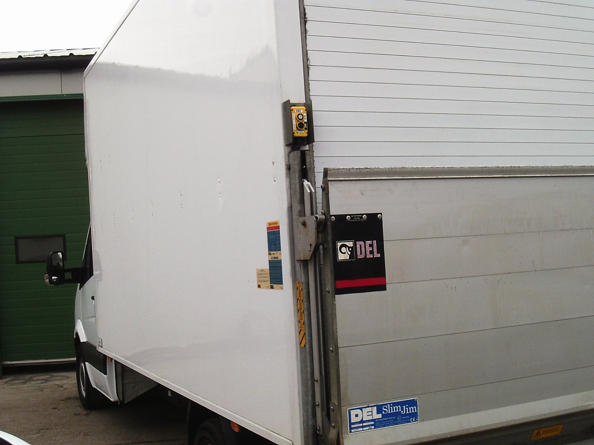 2015/65 REG MERCEDES-BENZ SPRINTER 313 CDI DIESEL LUTON VAN - TAIL LIFT, SHOWING 0 FORMER KEEPERS - Image 4 of 18