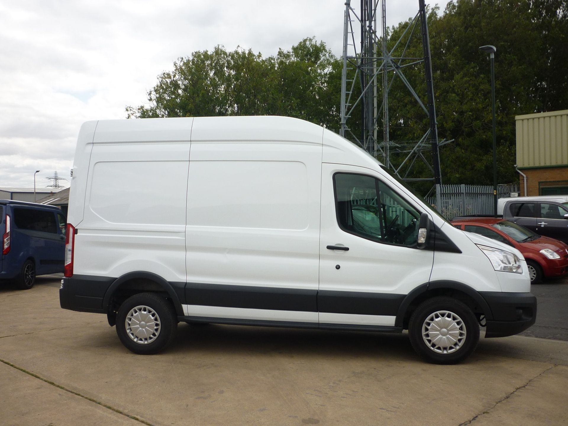 2015/65 REG FORD TRANSIT 350 MWB L2 H3 125PS DIESEL PANEL VAN, SHOWING 1 FORMER KEEPER *PLUS VAT* - Image 2 of 4