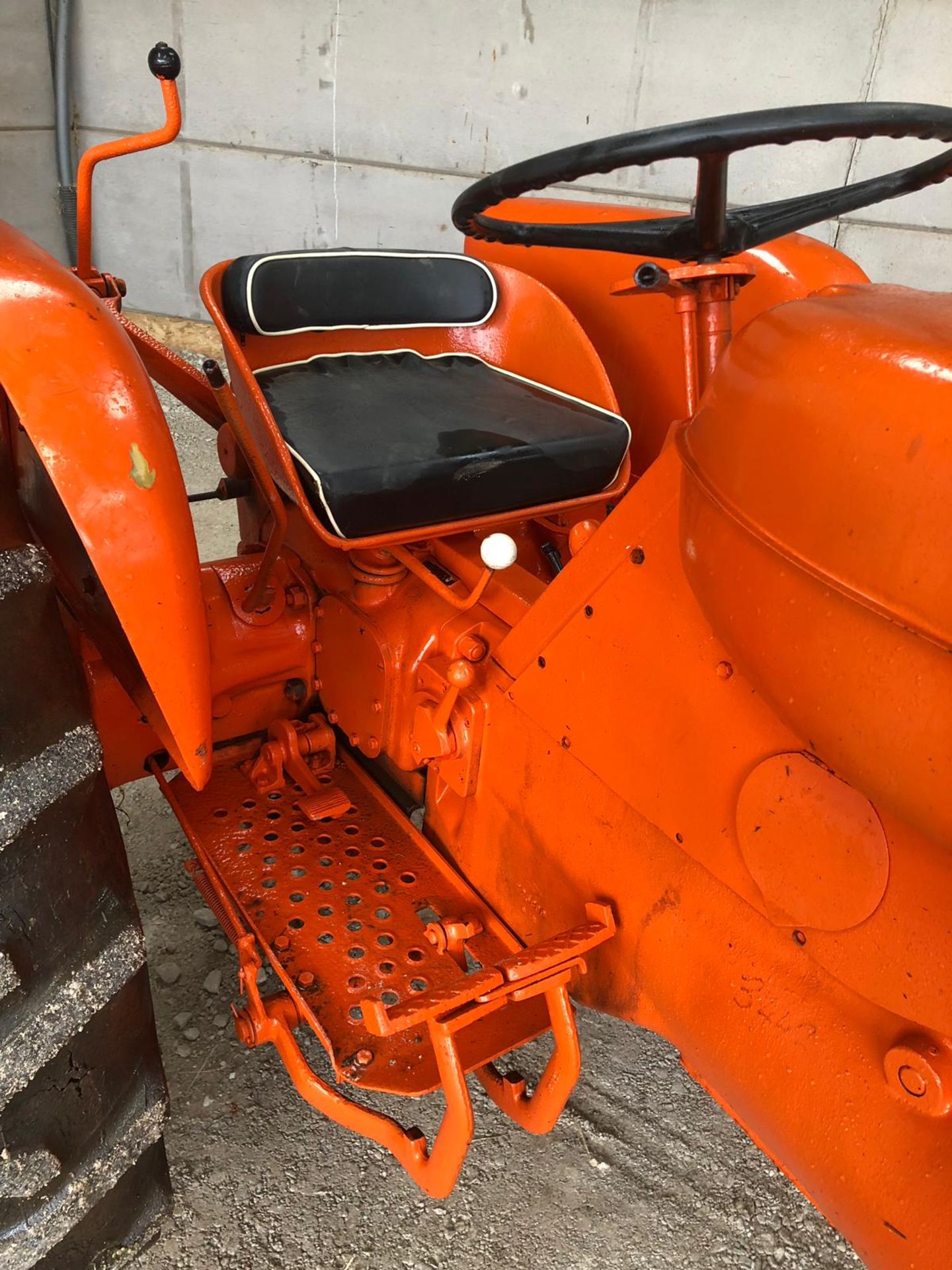 1965 ALLIS CHALMERS ED40 TRACTOR, 4 CYLINDER DIESEL ENGINE *PLUS VAT* - Image 16 of 17