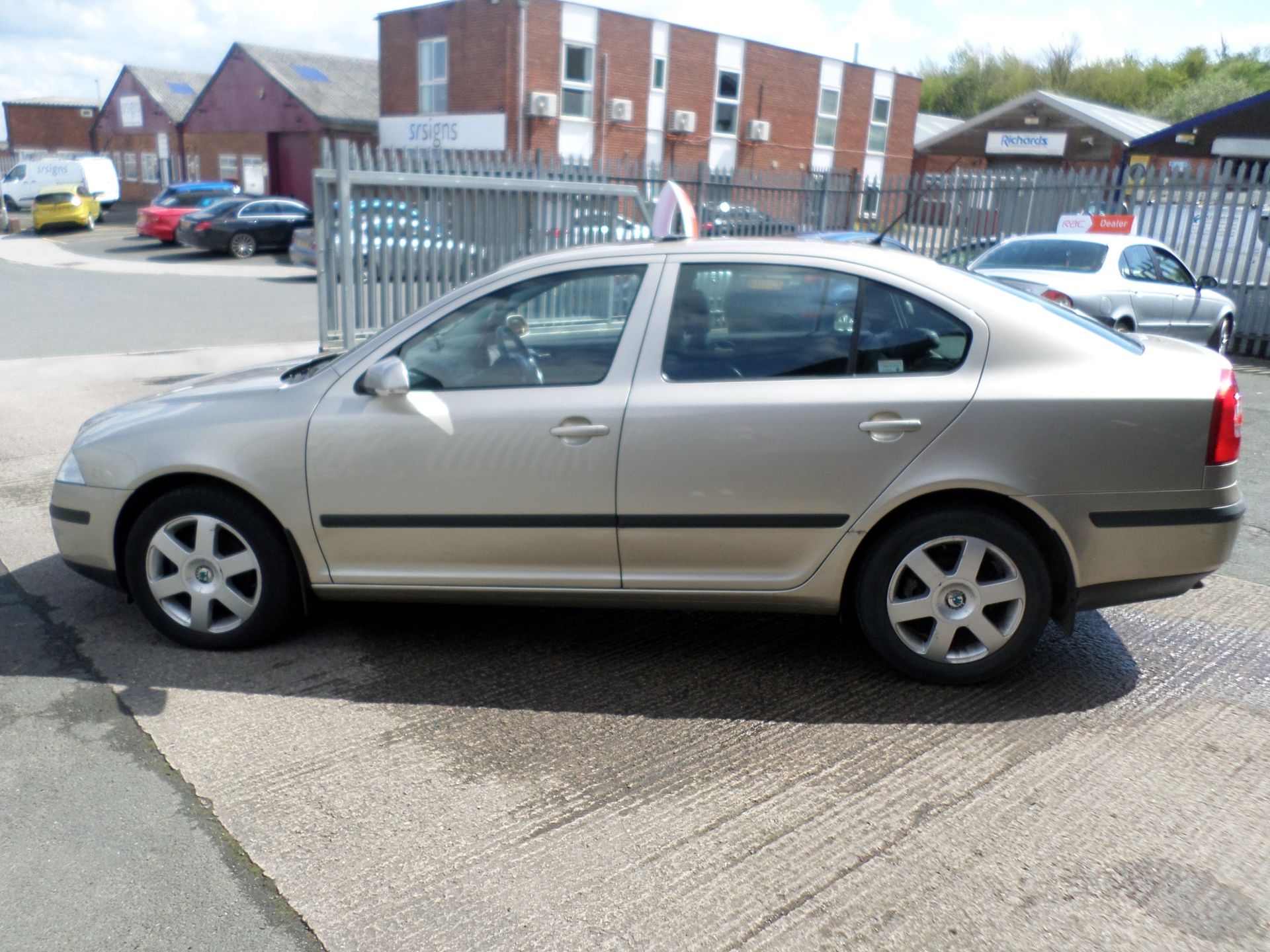 2006/06 REG SKODA OCTAVIA LAUR & KLEM TDI AUTOMATIC, SHOWING 2 FORMER KEEPERS *NO VAT* - Image 3 of 10