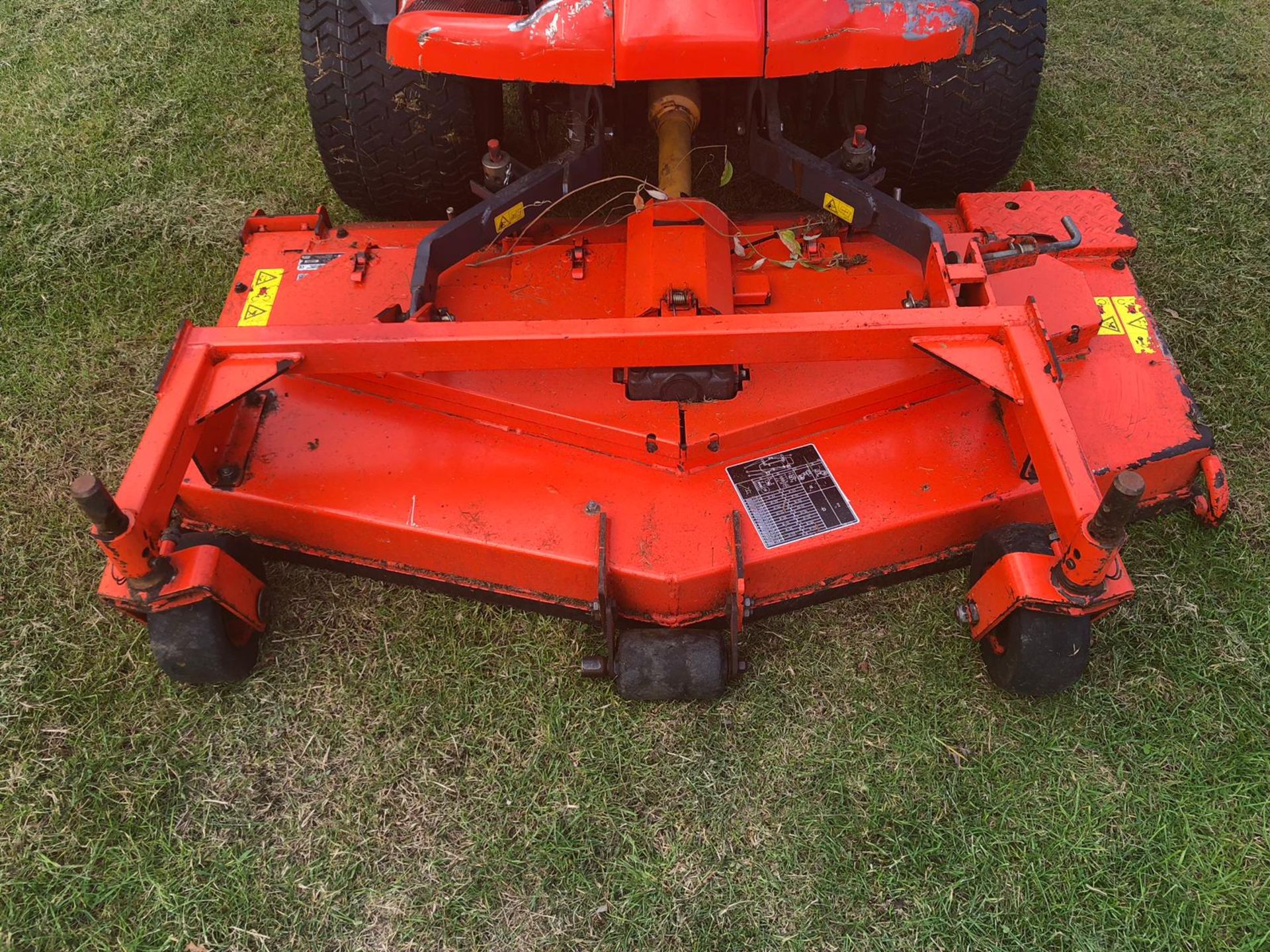 2013/13 REG KUBOTA F3680 ORANGE DIESEL RIDE ON LAWN MOWER, SHOWING 1 FORMER KEEPER *PLUS VAT* - Image 6 of 22