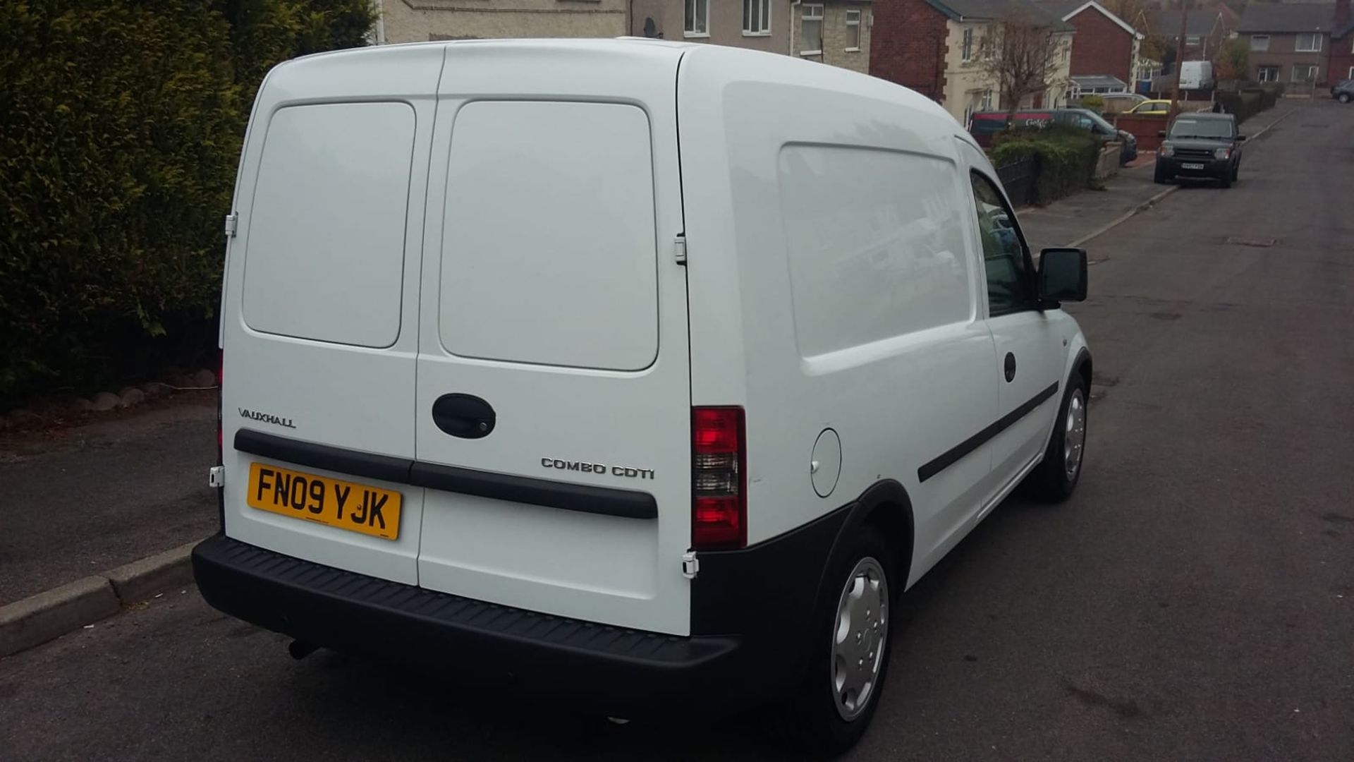 2009/09 REG VAUXHALL COMBO 2000 CDTI WHITE DIESEL VAN, SHOWING 1 FORMER KEEPER *NO VAT* - Image 2 of 6