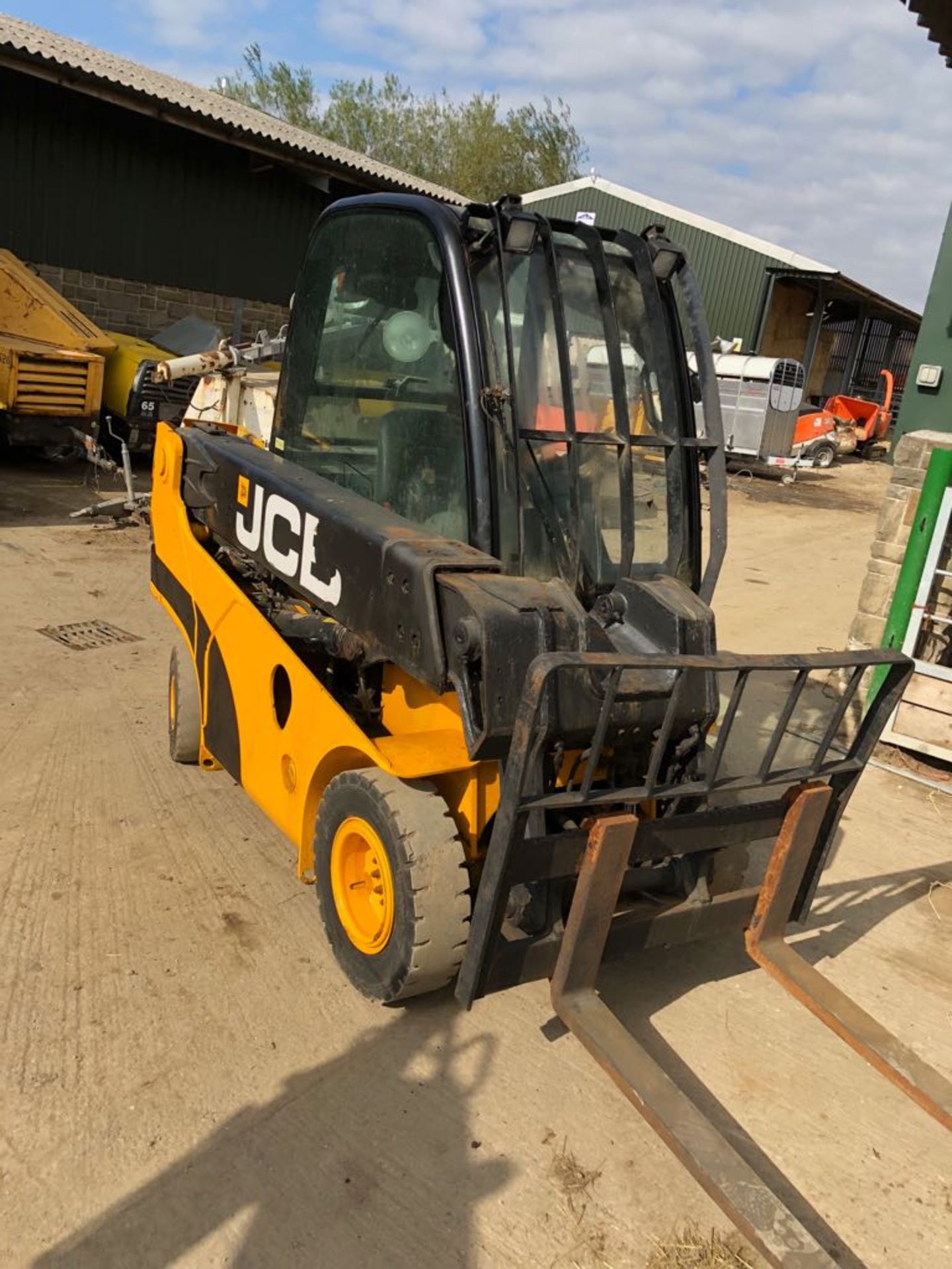 2012 JCB 25D TELEHANDLER, RUNS, DRIVES AND LIFTS *PLUS VAT* - Image 12 of 12