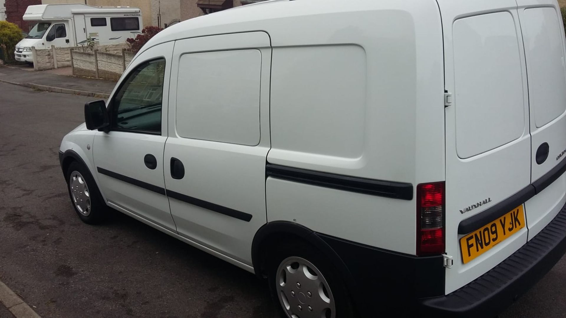 2009/09 REG VAUXHALL COMBO 2000 CDTI WHITE DIESEL VAN, SHOWING 1 FORMER KEEPER *NO VAT* - Image 4 of 6