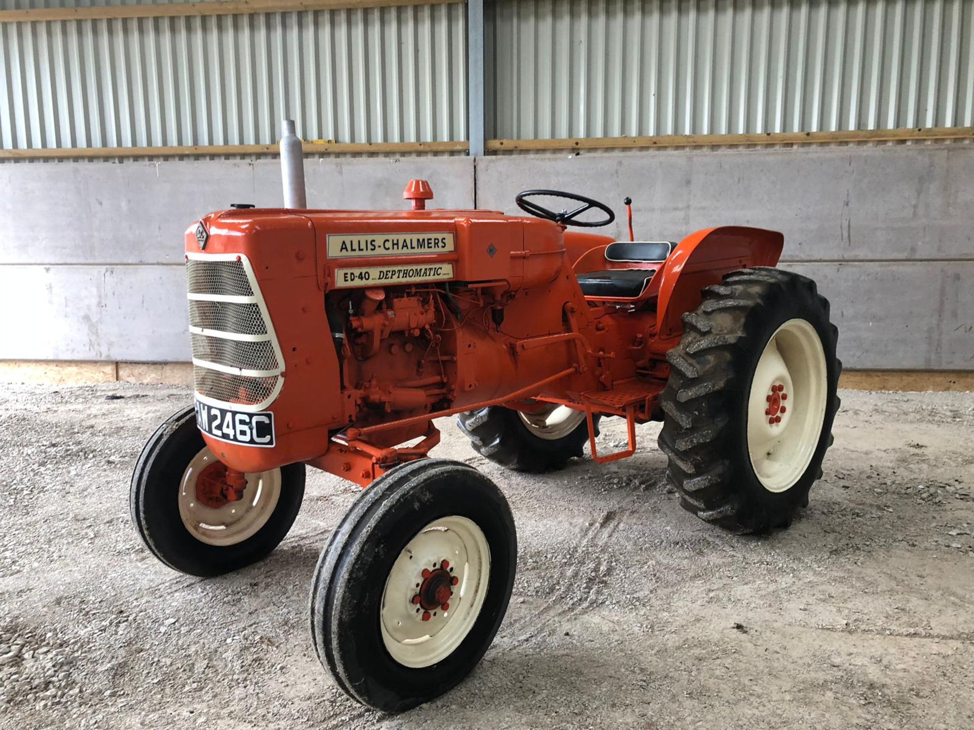 1965 ALLIS CHALMERS ED40 TRACTOR, 4 CYLINDER DIESEL ENGINE *PLUS VAT* - Image 9 of 17