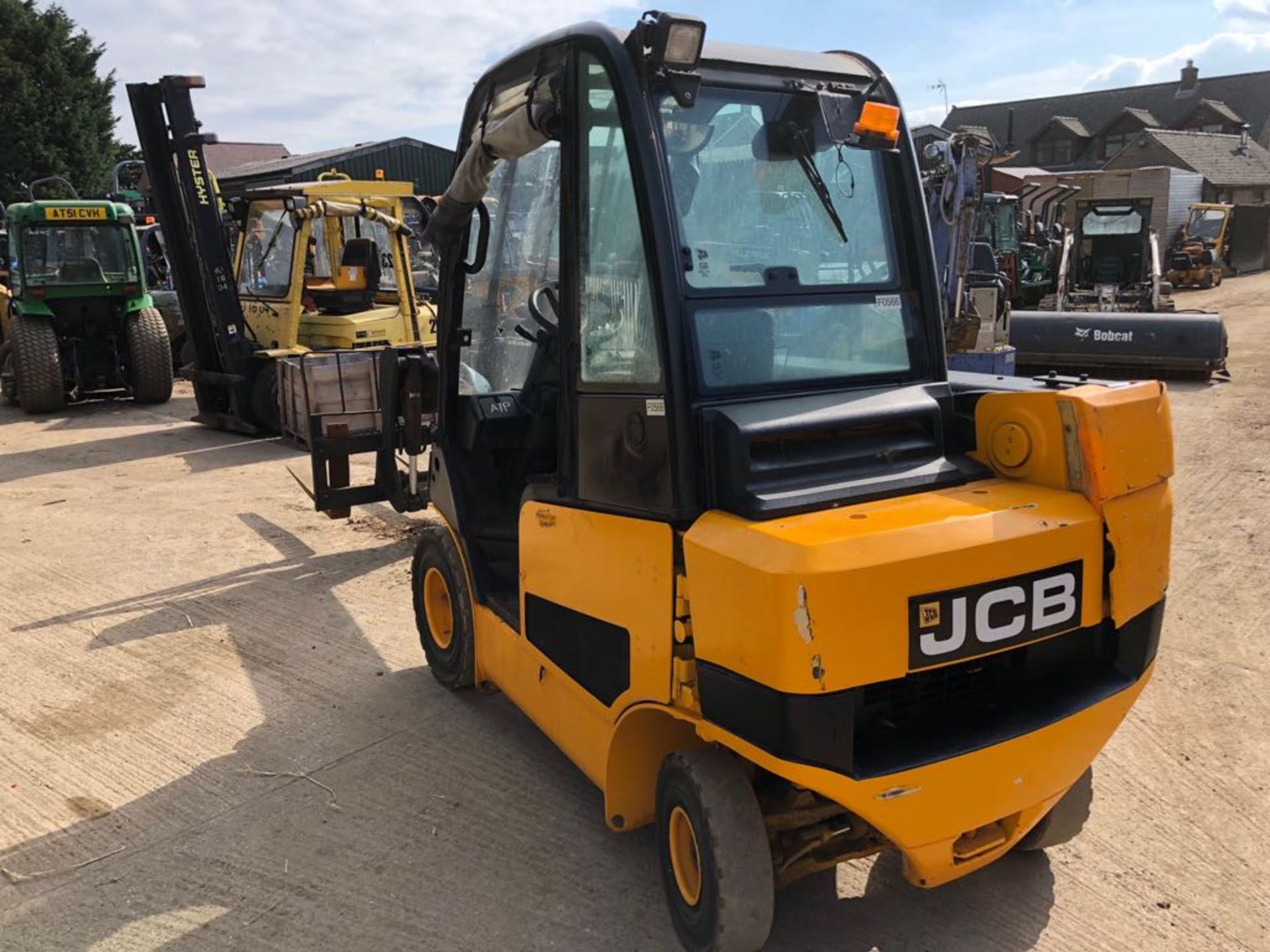 2012 JCB 25D TELEHANDLER, RUNS, DRIVES AND LIFTS *PLUS VAT* - Image 3 of 12