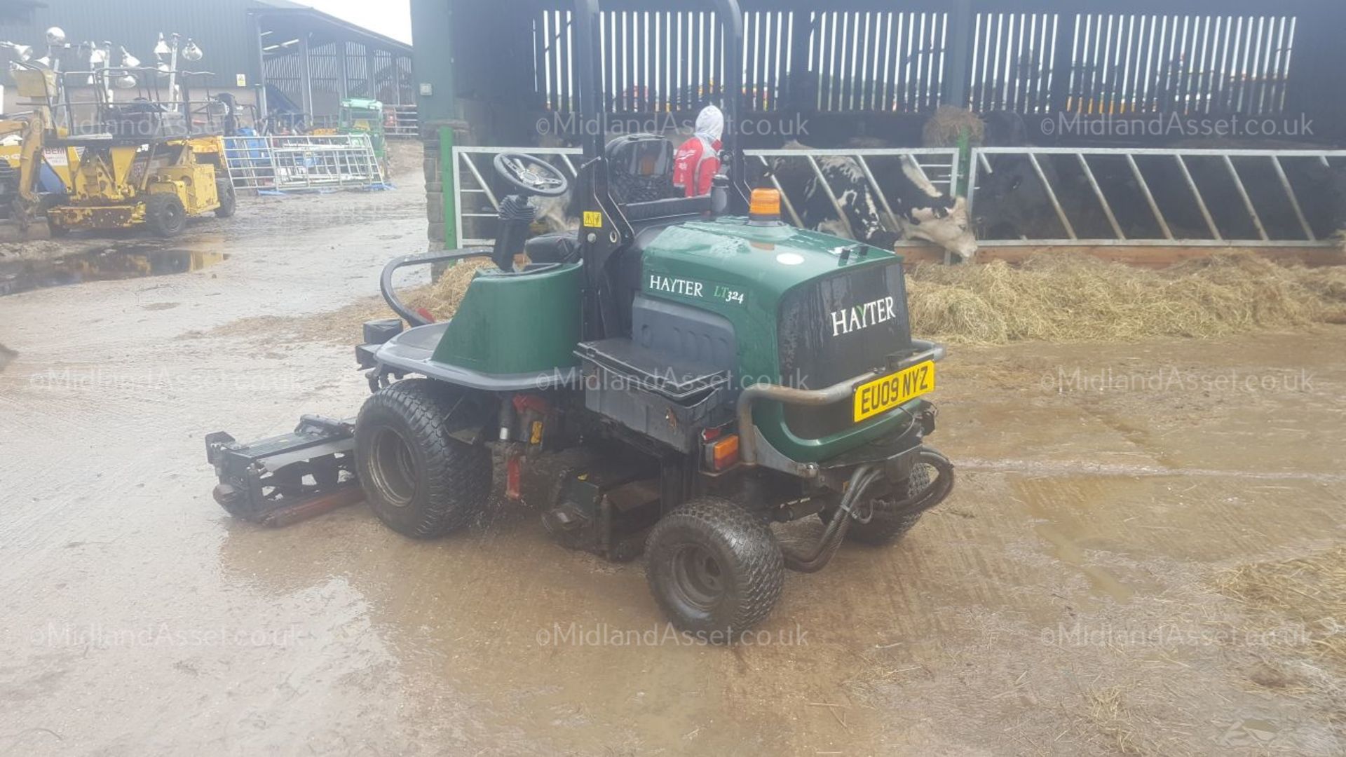 2009 HAYTER 3 GANG MOWER, STARTS, DRIVES & MOWS *PLUS VAT* - Image 3 of 11