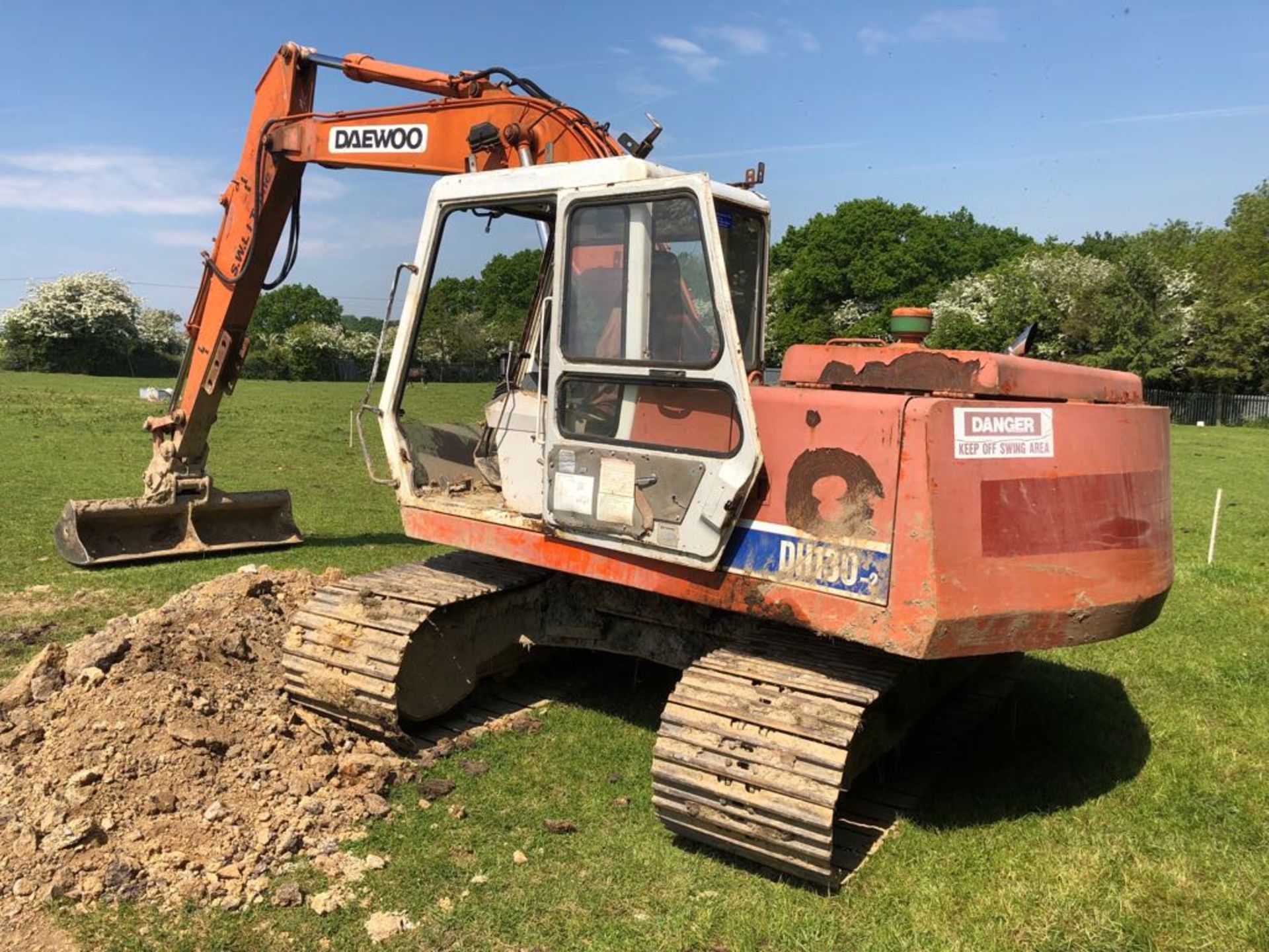 1995 DAEWOO DH130-2 TRACKED DIGGER / EXCAVATOR 13 TONNE *PLUS VAT* - Image 3 of 12