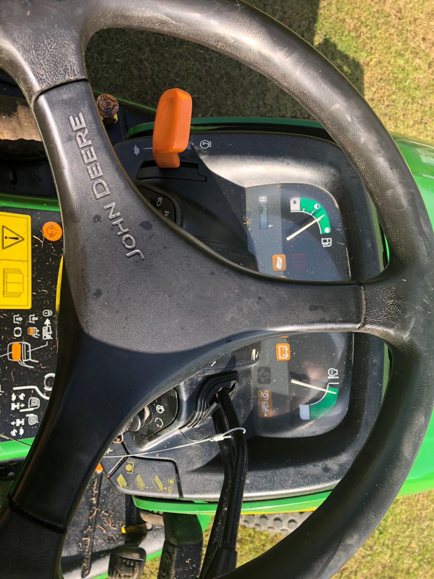 JOHN DEERE X595 RIDE ON DIESEL LAWN MOWER, IN WORKING ORDER *PLUS VAT* - Image 16 of 20