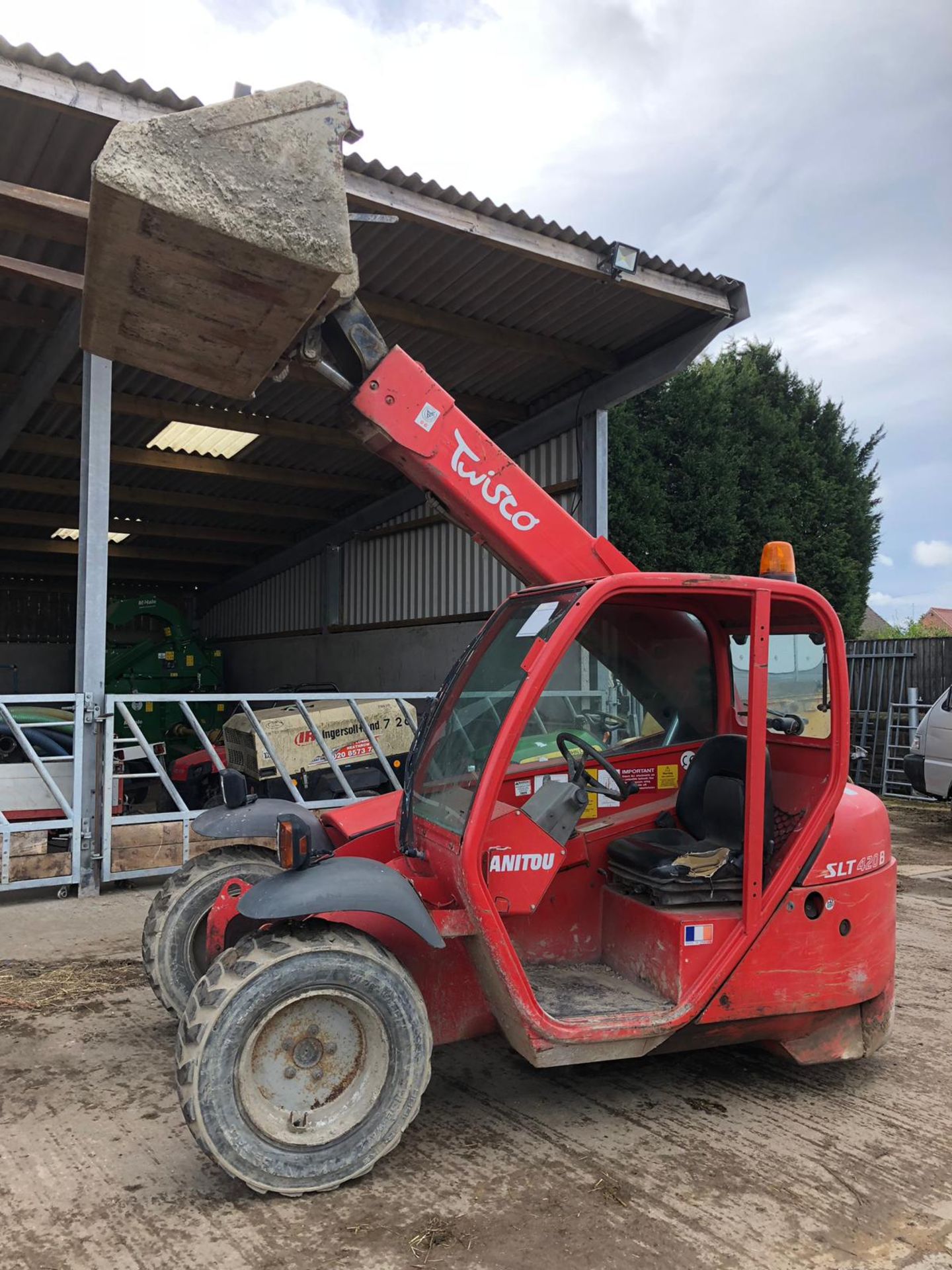 2008 MANITOU SLT420 B TWISCO TELEHANDLER, STARTS, DRIVES, LIFTS AND TIPS *PLUS VAT* - Image 6 of 20