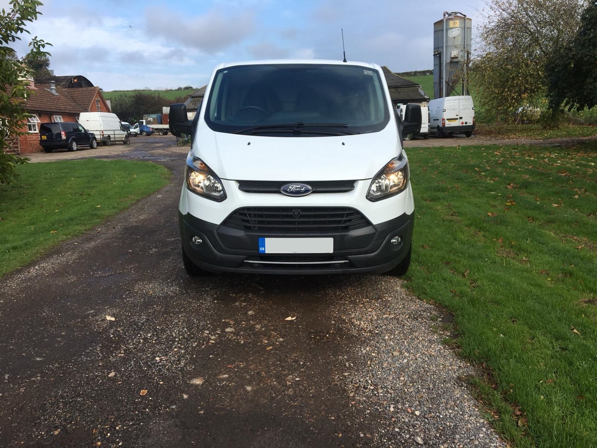 2018/67 REG FORD TRANSIT CUSTOM 310 WHITE DIESEL PANEL VAN, SHOWING 0 FORMER KEEPERS *NO VAT* - Image 2 of 8