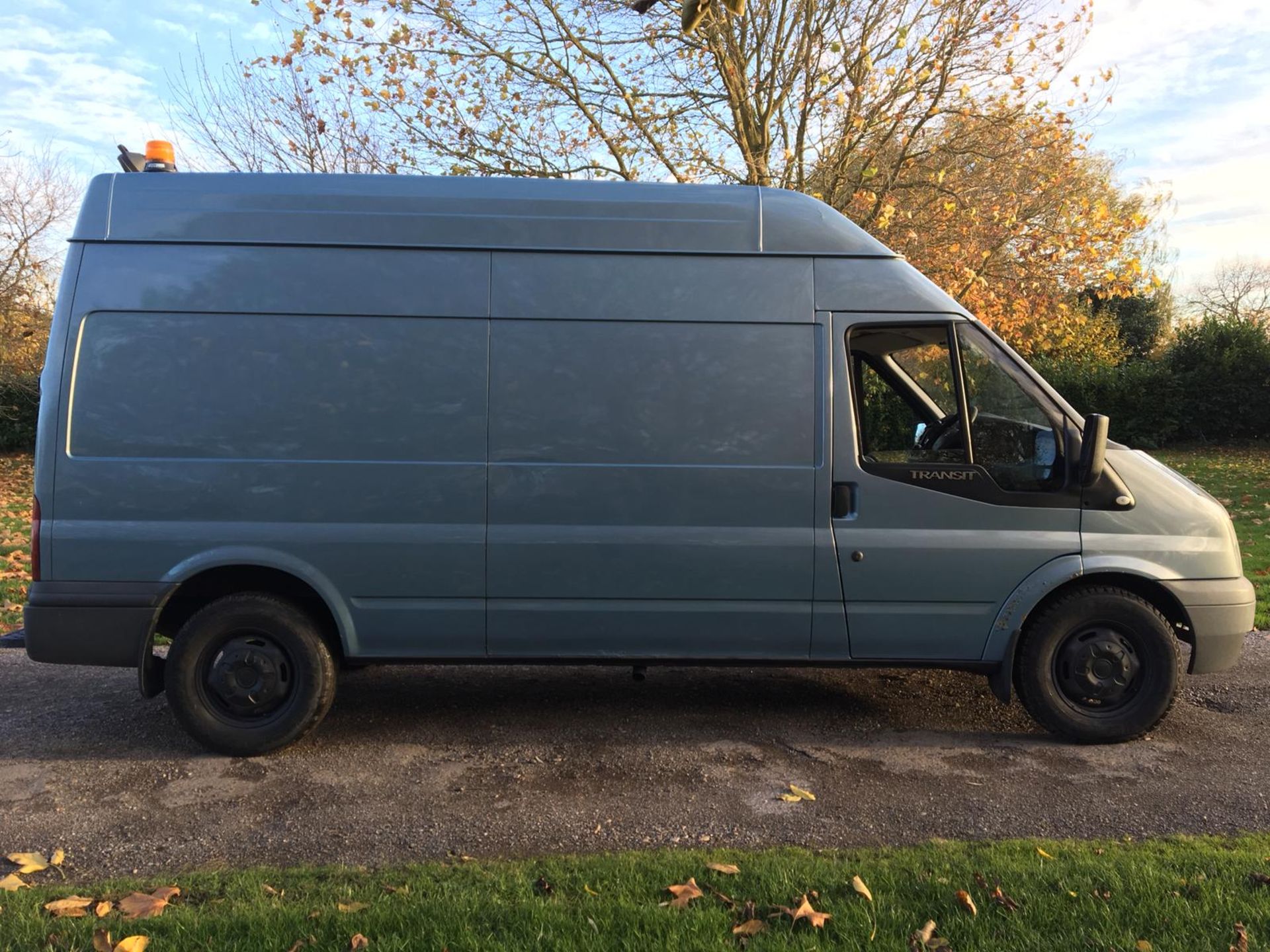 2010/60 REG FORD TRANSIT 115 T350L RWD BLUE DIESEL PANEL VAN, COMPRESSOR AND ELECTRICS *NO VAT* - Image 8 of 17