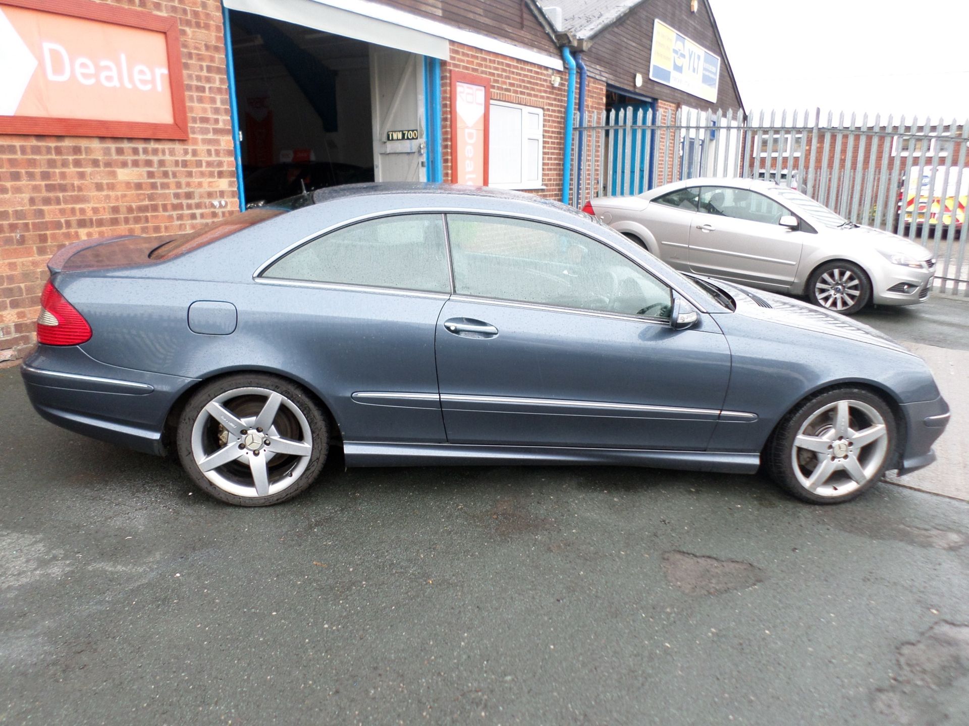 2005/55 REG MERCEDES CLK 220 CDI SPORT AUTO BLUE DIESEL COUPE, SHOWING 2 FORMER KEEPERS *NO VAT* - Image 8 of 16