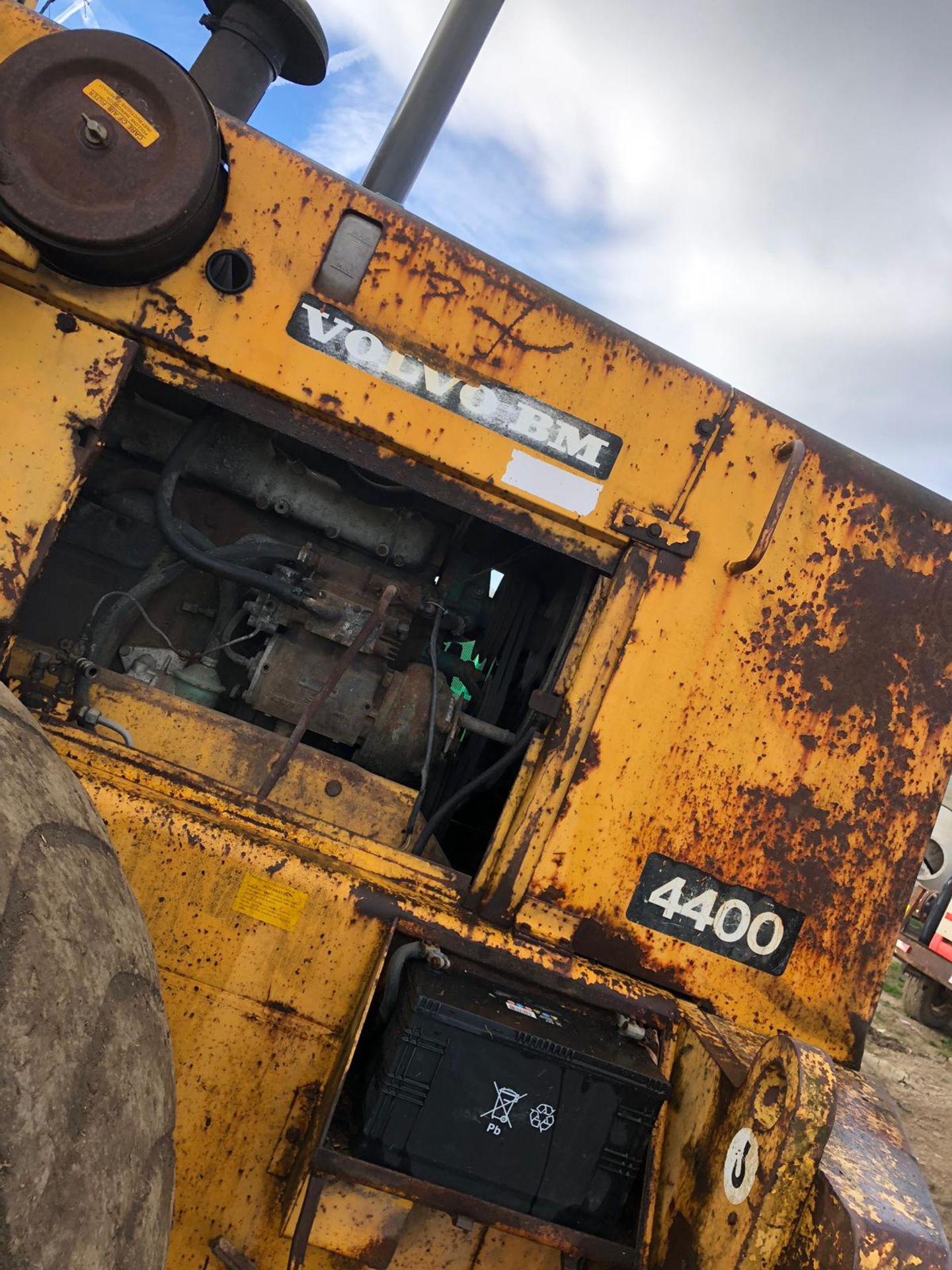 VOLVO BM4400 LOADING SHOVEL WHEEL LOADER *PLUS VAT* - Image 11 of 16