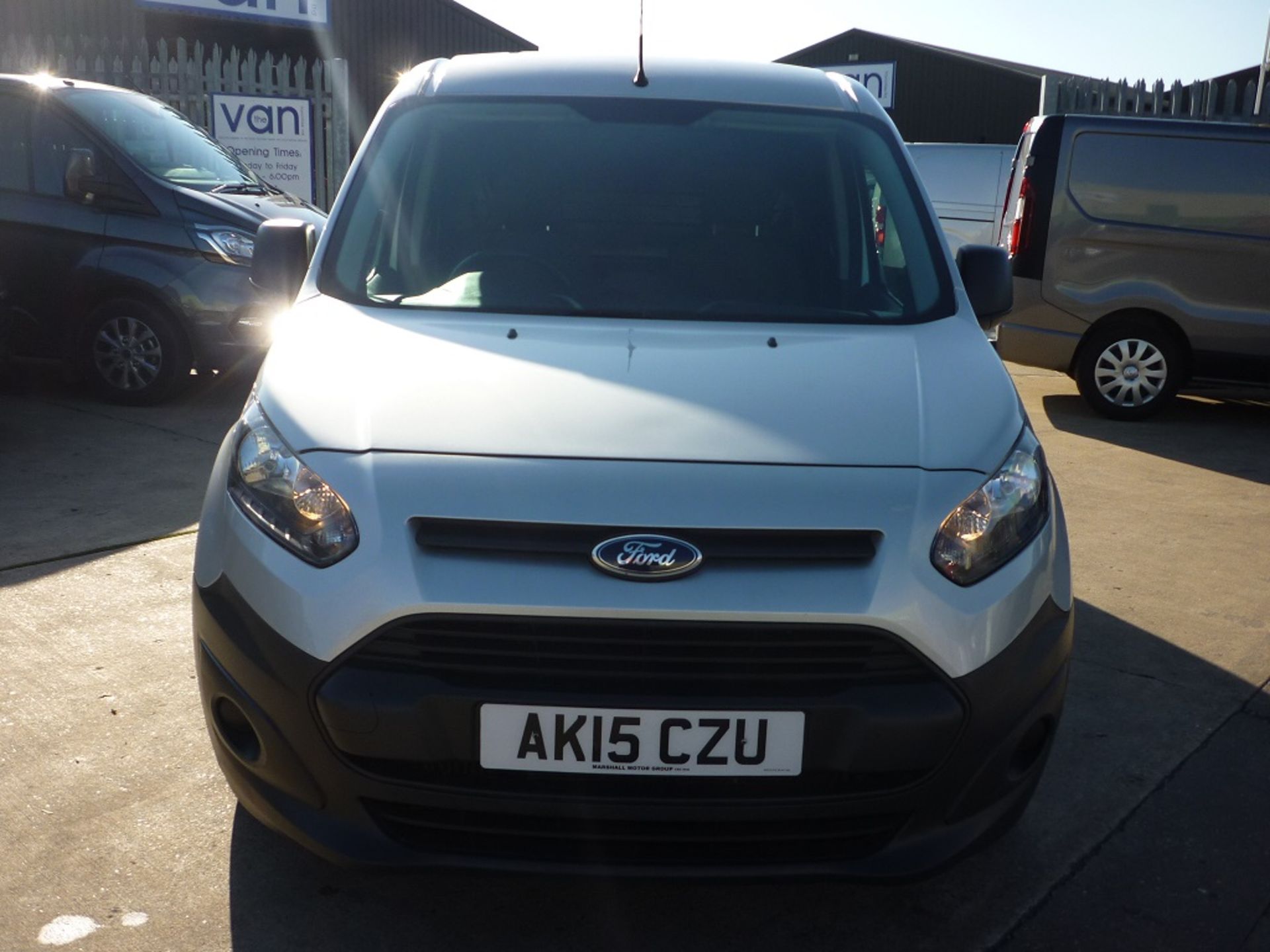 2015/15 REG FORD TRANSIT CONNECT 210 ECO-TECH SILVER DIESEL PANEL VAN, SHOWING 0 FORMER KEEPERS - Image 2 of 7