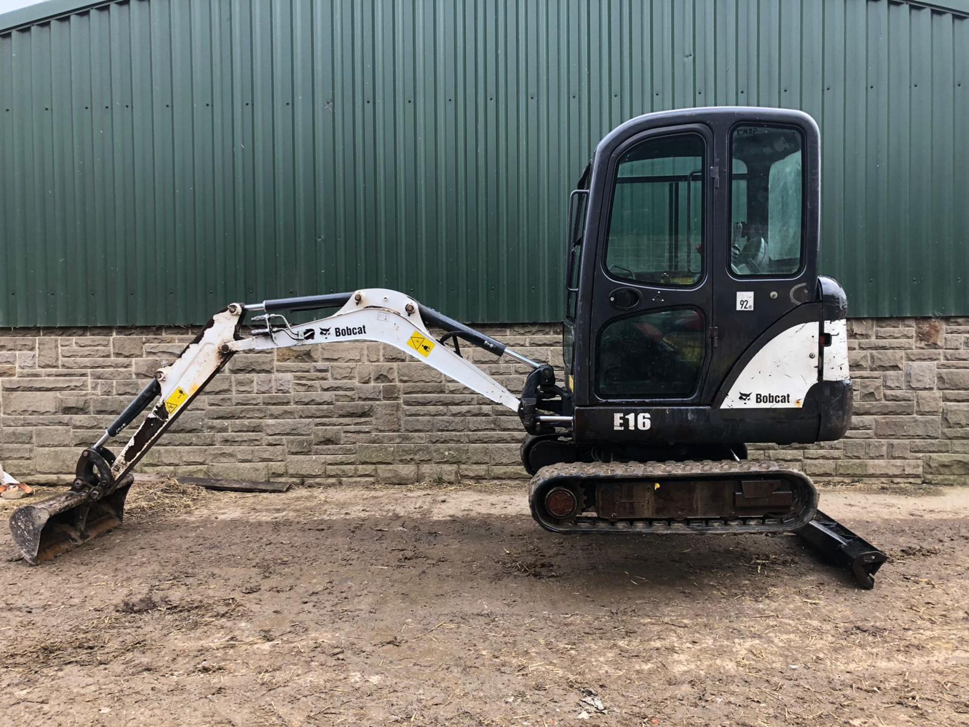 2014 BOBCAT E16 MINI DIGGER / EXCAVATOR WITH EXPANDING TRACKS, STARTS, RUNS AND DIGS *PLUS VAT* - Image 5 of 16