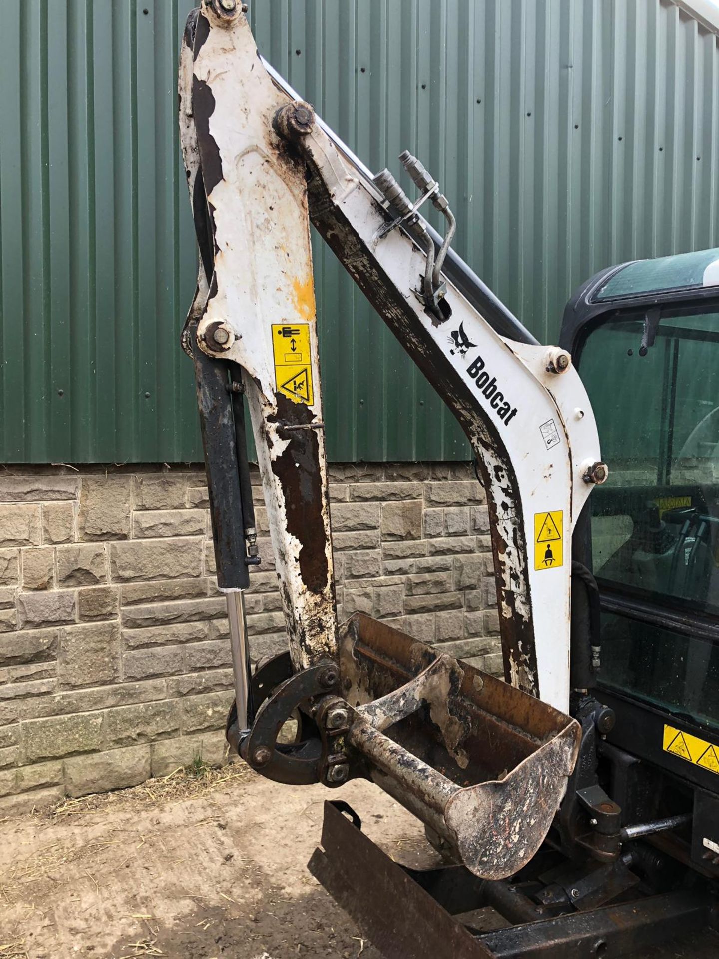 2014 BOBCAT E16 MINI DIGGER / EXCAVATOR WITH EXPANDING TRACKS, STARTS, RUNS AND DIGS *PLUS VAT* - Image 7 of 16