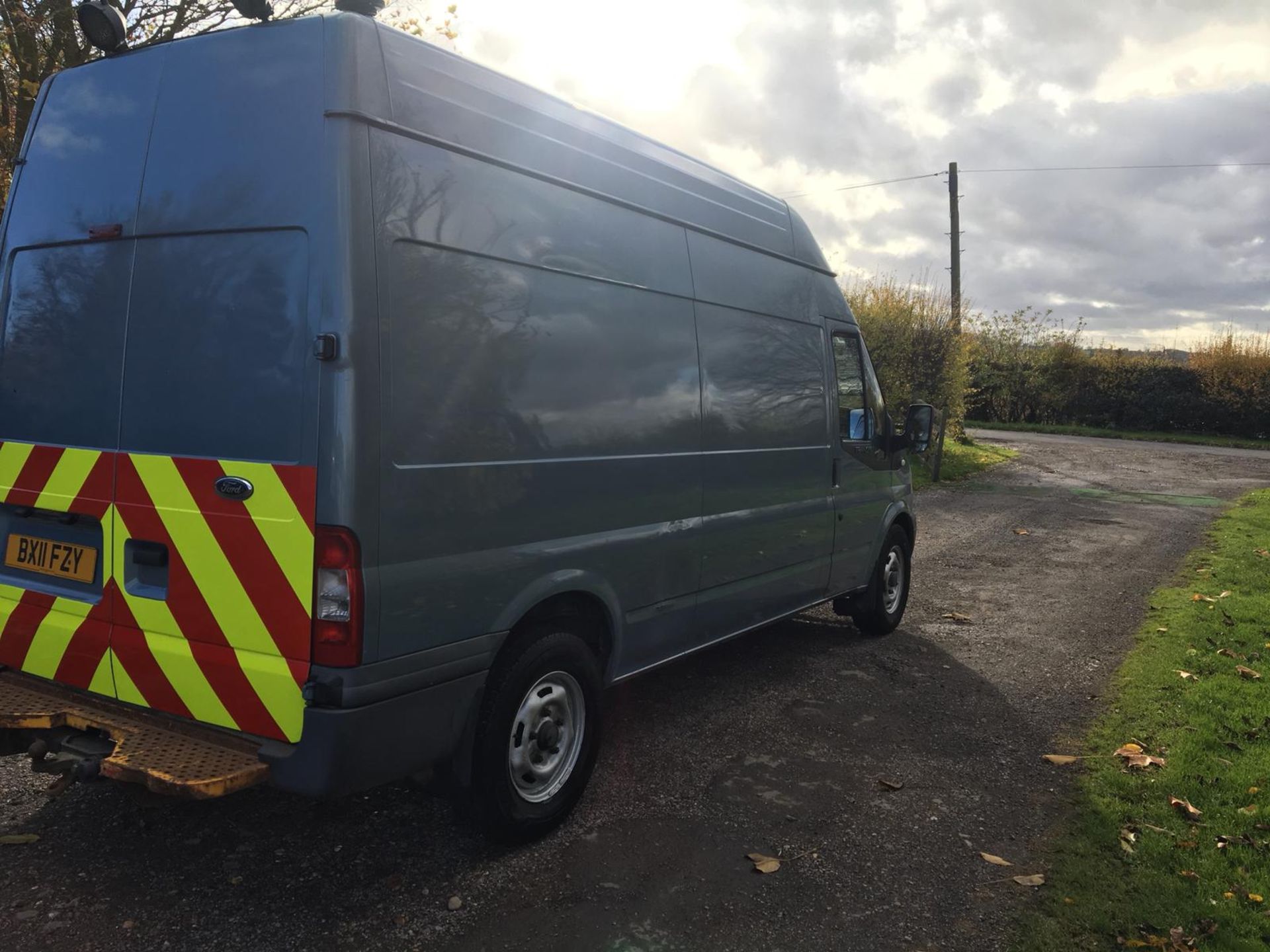 2011/11 REG FORD TRANSIT 115 T350L RWD BLUE DIESEL PANEL VAN, SHOWING 0 FORMER KEEPERS *NO VAT* - Image 6 of 11