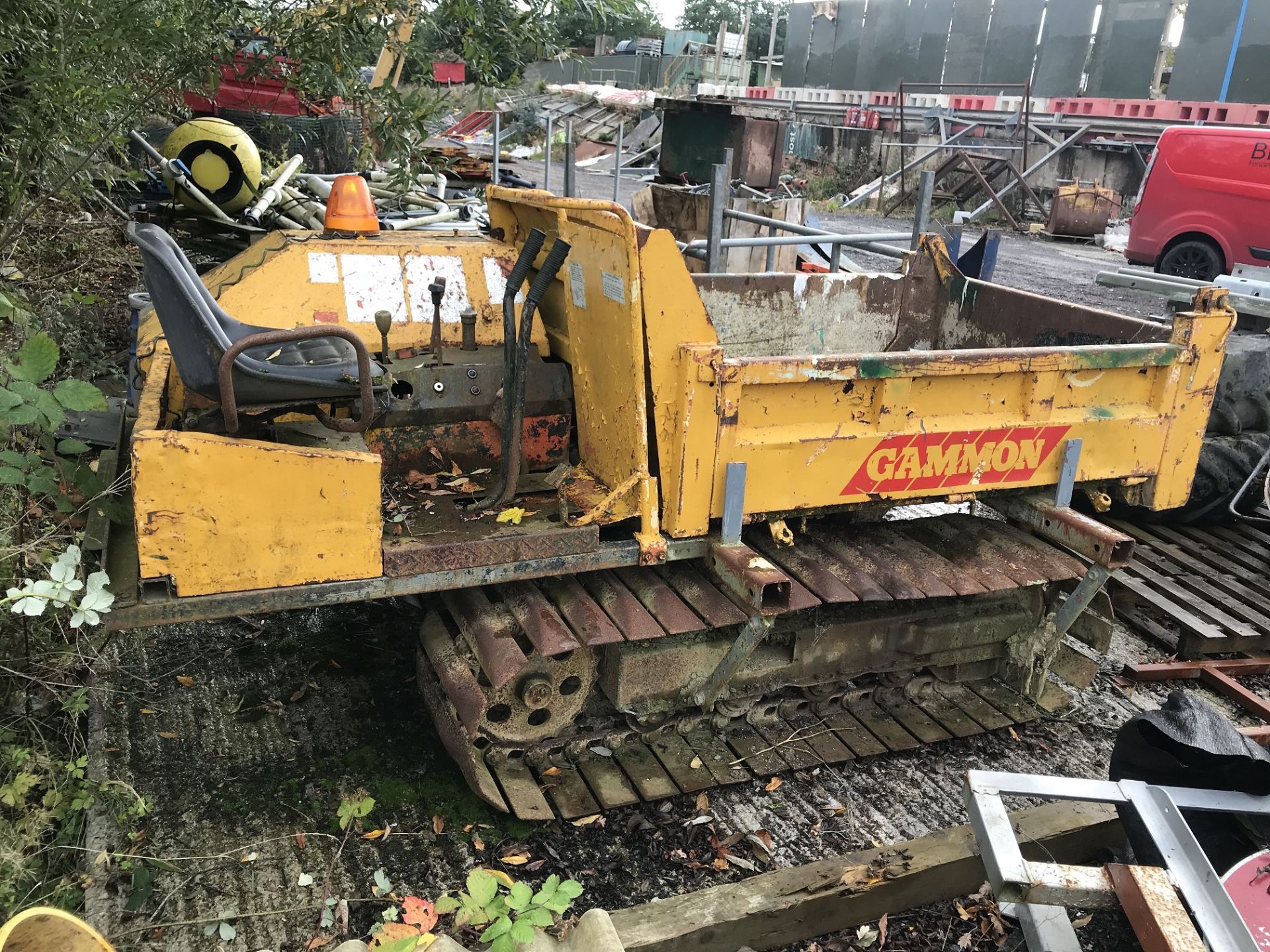 2 TONNE TRACKED DUMPER, STARTS AND DRIVES BUT COULD DO WITH A SERVICE AS BEEN STOOD FOR A WHILE - Image 6 of 6