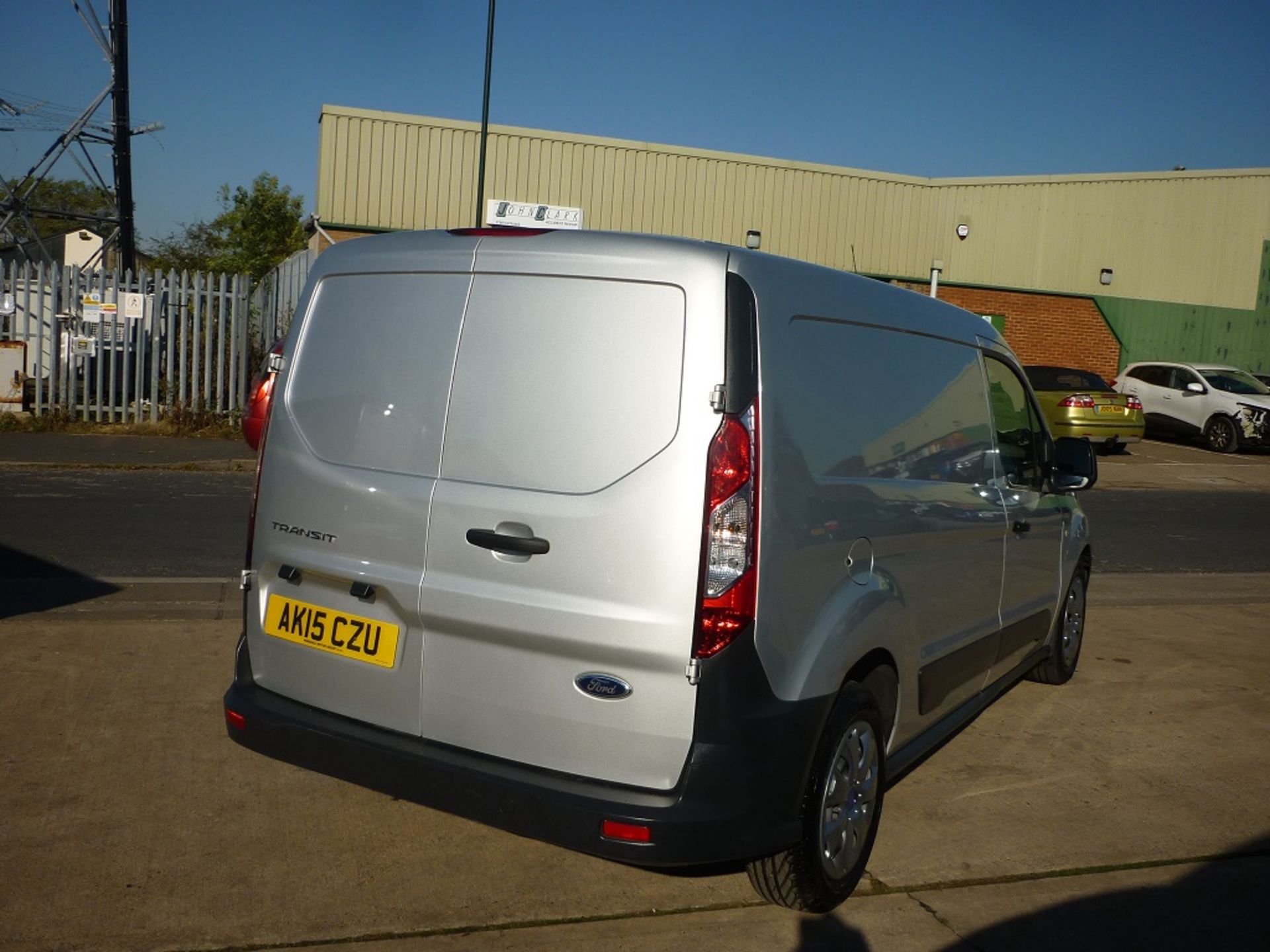 2015/15 REG FORD TRANSIT CONNECT 210 ECO-TECH SILVER DIESEL PANEL VAN, SHOWING 0 FORMER KEEPERS - Image 6 of 7